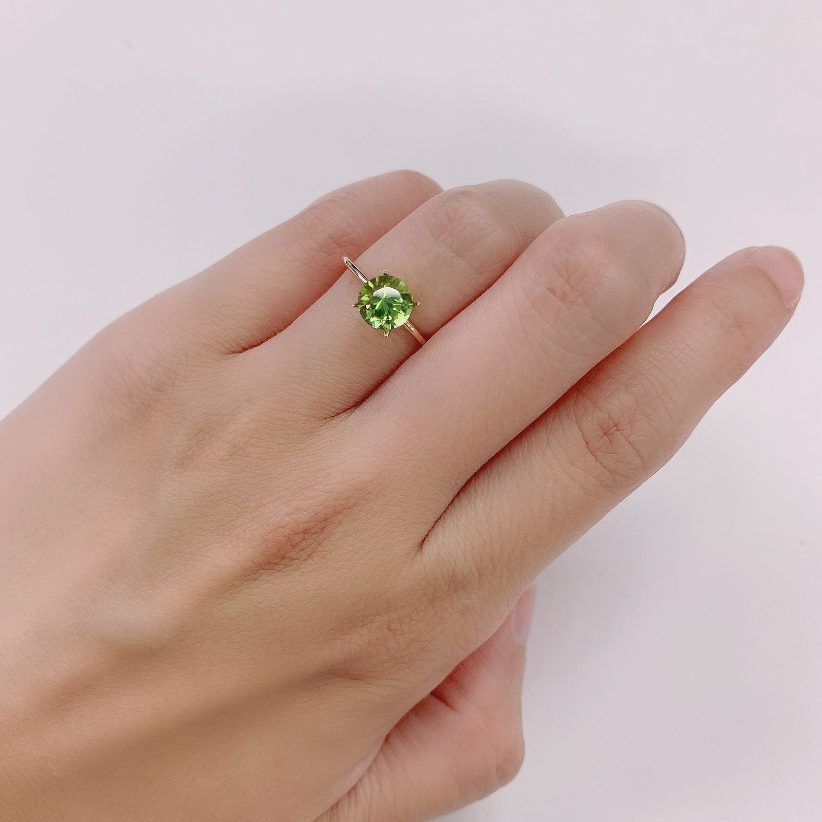 ペリドット(宝石名ペリドット) パキスタン産 1.10ct 識別済[210813070]6.4×6.4mm前後