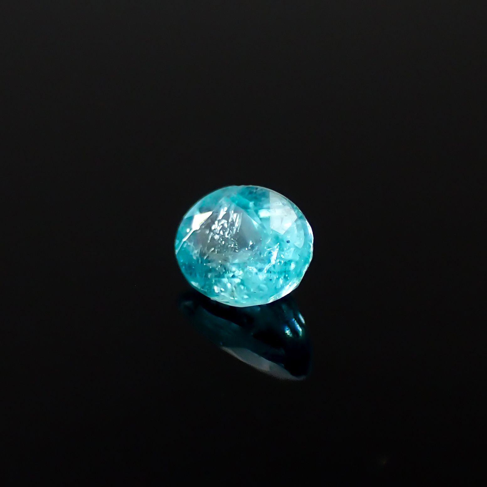 パライバトルマリン ブラジル・パライバ州バターリャ鉱山産 0.22ct[240928756]4.2x3.2mm前後