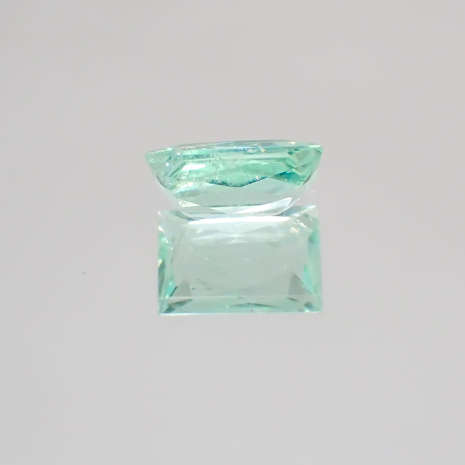 パライバトルマリン(宝石名トルマリン/別名パライバ・トルマリン) モザンビーク産 1.268ct ソ付(宝貴協)[19111403]8.0×5.3mm前後