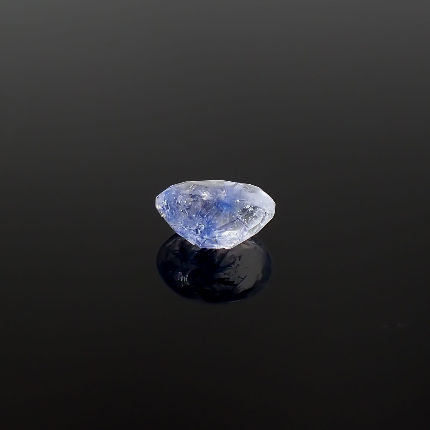 デュモルチェライトインクォーツ ブラジル産 0.83ct / 7.1x4.9mm前後 [260331849]