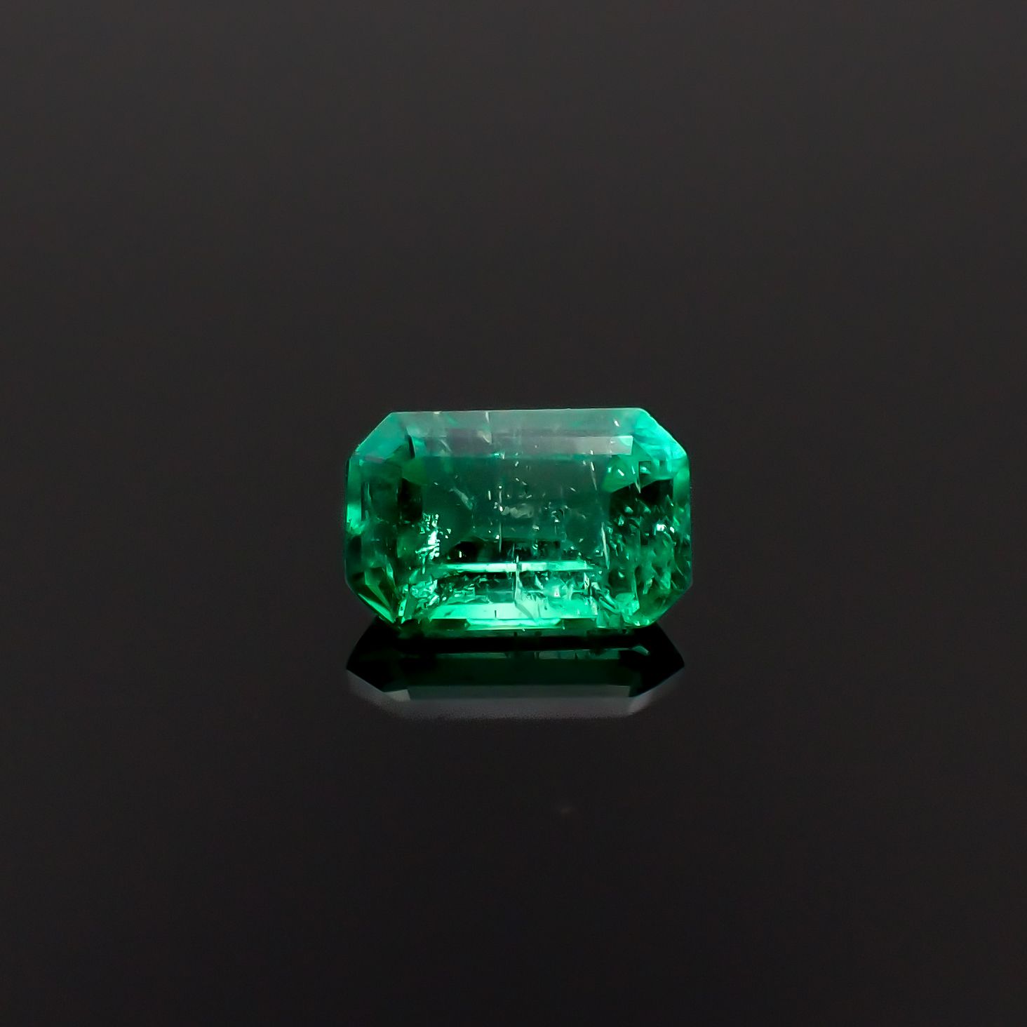 ３３３　GA−400A−2AJF　エメラルドグリーン エメラルド コロンビア産 0.2ct[240427234]4.5x2.9mm前後 | TOP
