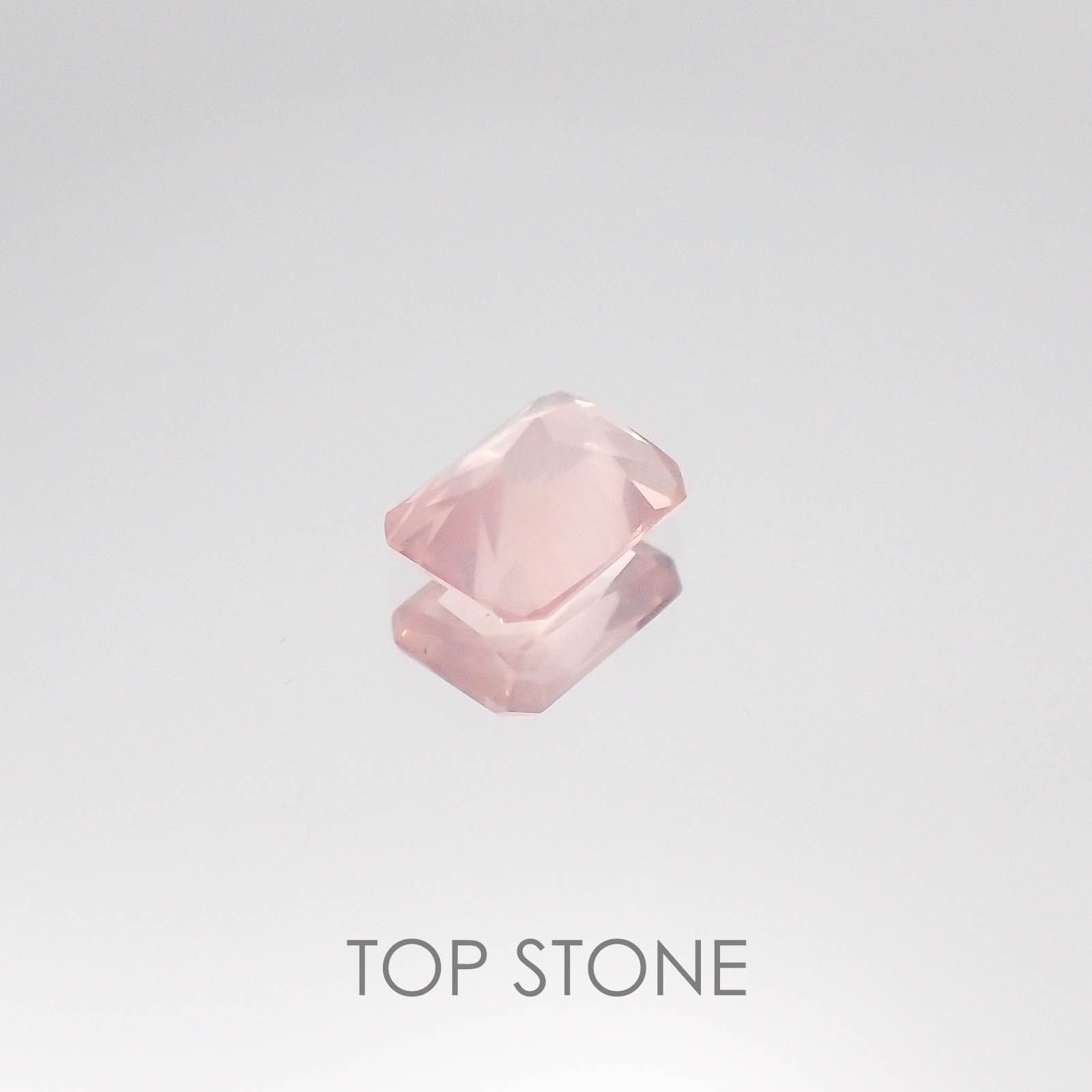 ディープローズクォーツ モザンビーク産 ルース 0.51ct[20084621]5.7×4.2mm前後