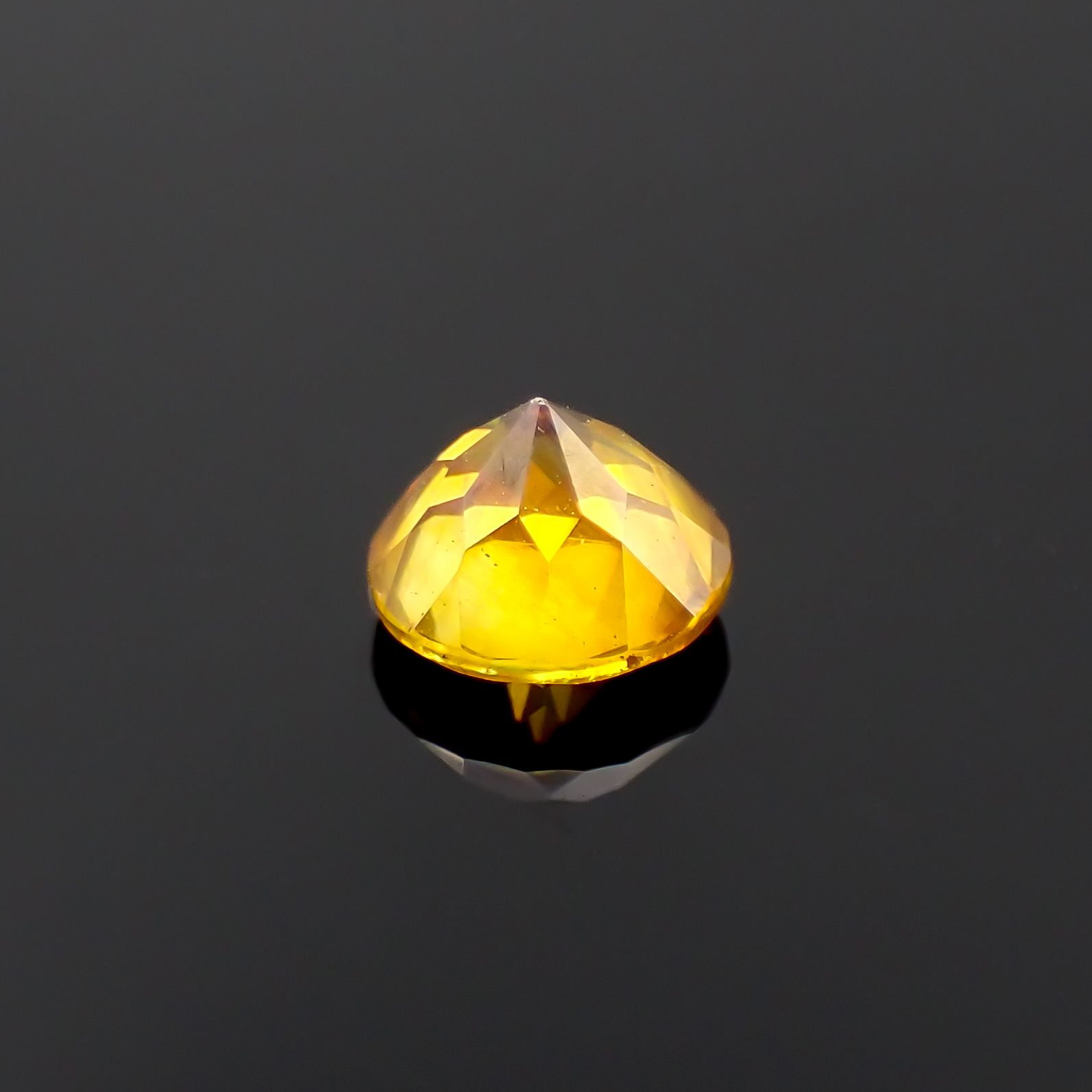 スファレライト スペイン産 0.63ct[230722754]4.9x4.9mm前後