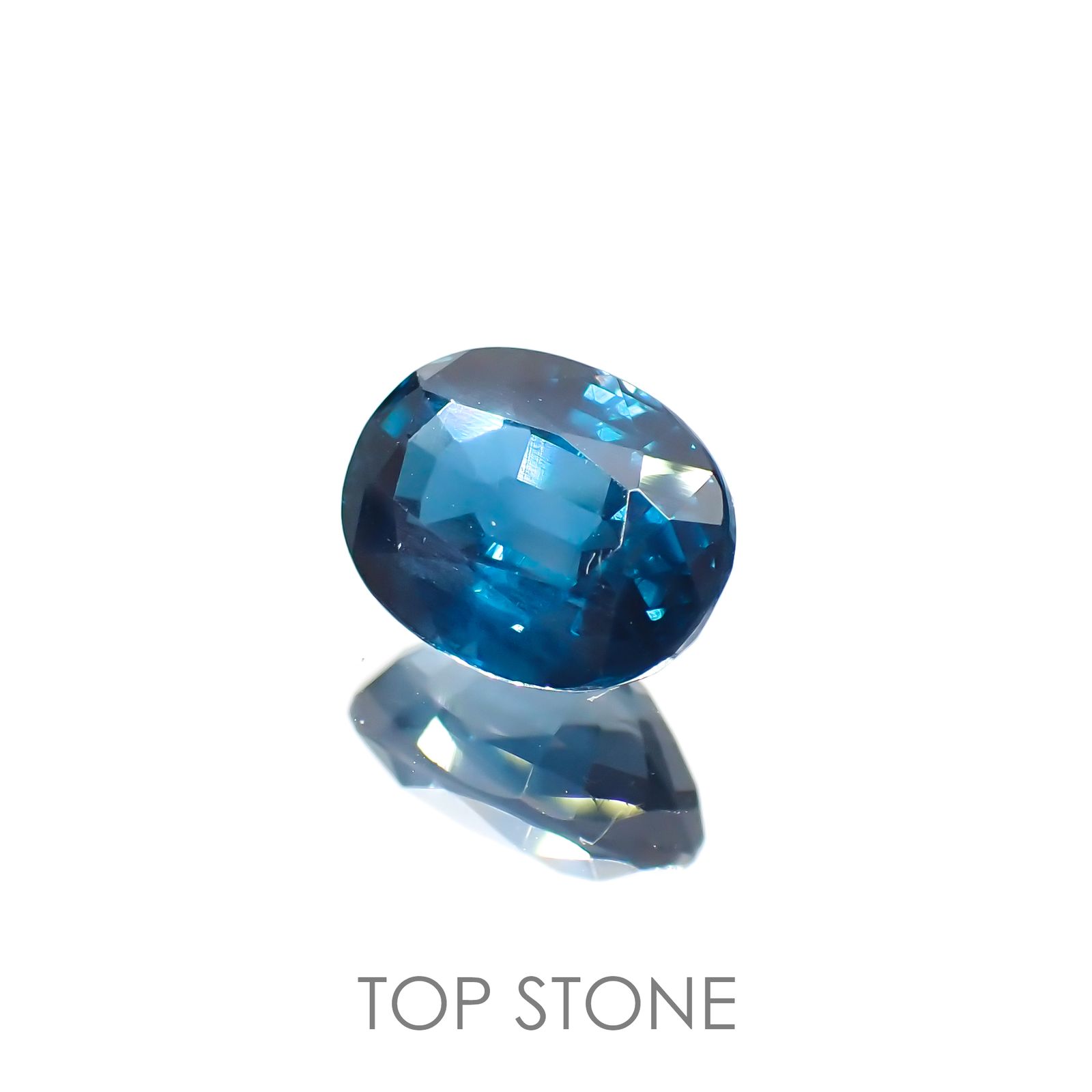 オーシャンブルーカイヤナイト(宝石名カイヤナイト) ネパール産 2.71ct 識別済[210410524]9×6.8mm前後