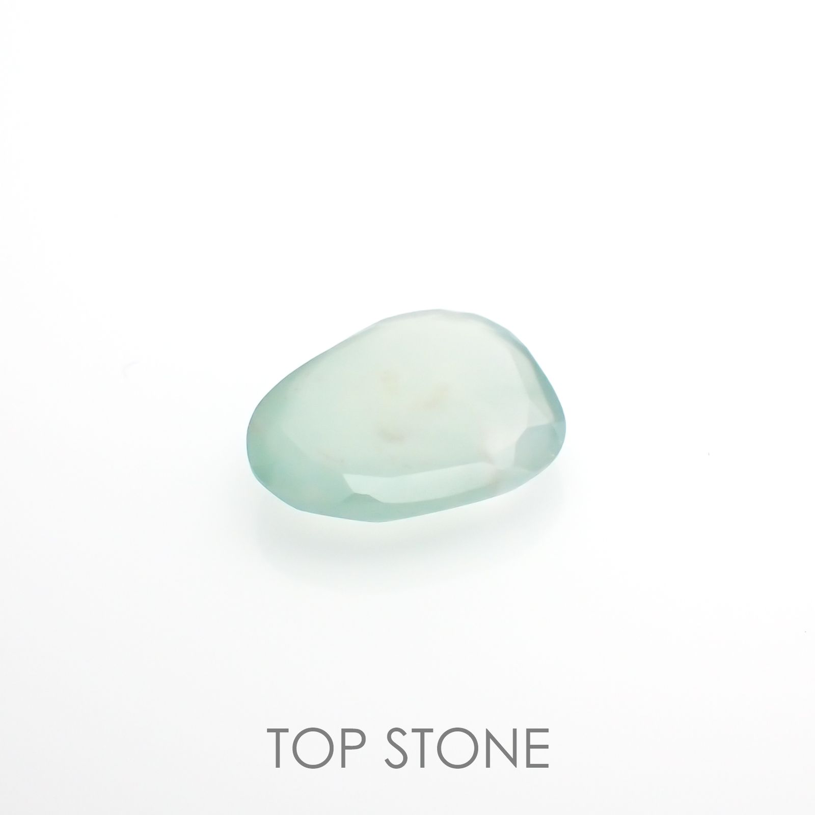 ◇フリーフォーム◇アクアプレーズ(宝石名ブルー グリーン・カルセドニー) 南アフリカ産 2.79ct 識別済[20021998]12.4×10.1mm前後
