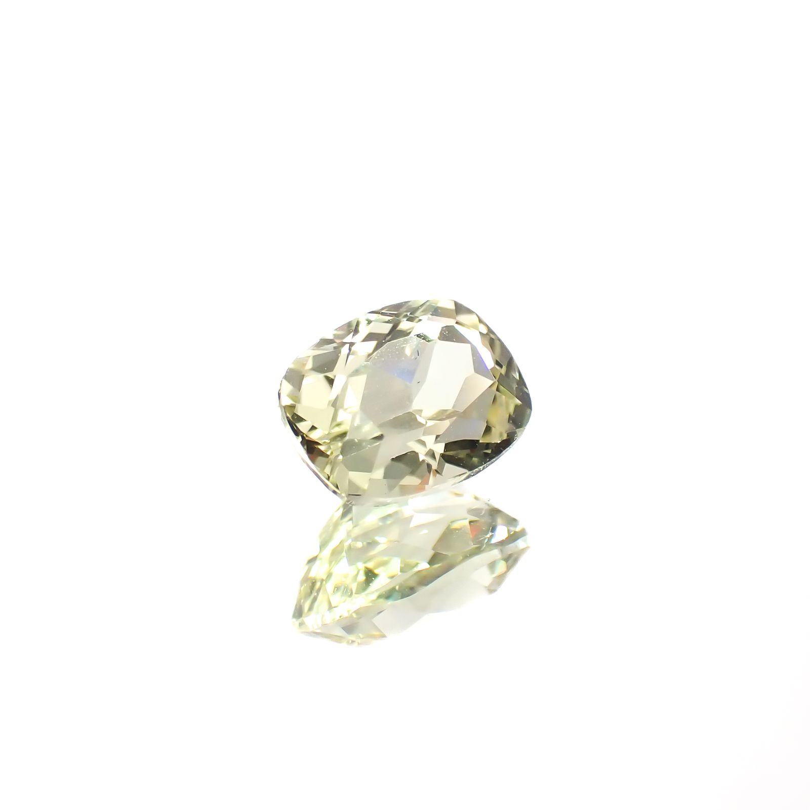 イエローアパタイト メキシコ産 0.74ct [241129470]6.1x4.5mm前後