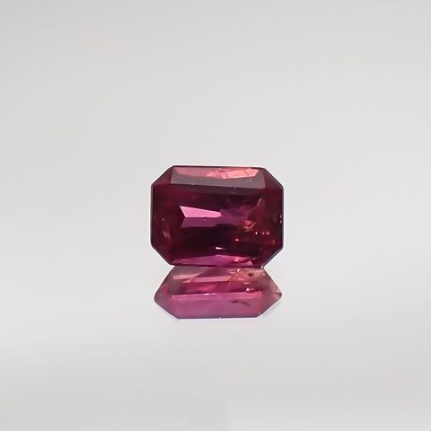 ルビー 非加熱(宝石名ルビー) マダガスカル産 0.26ct 識別済[210711733]3.8×2.8mm前後