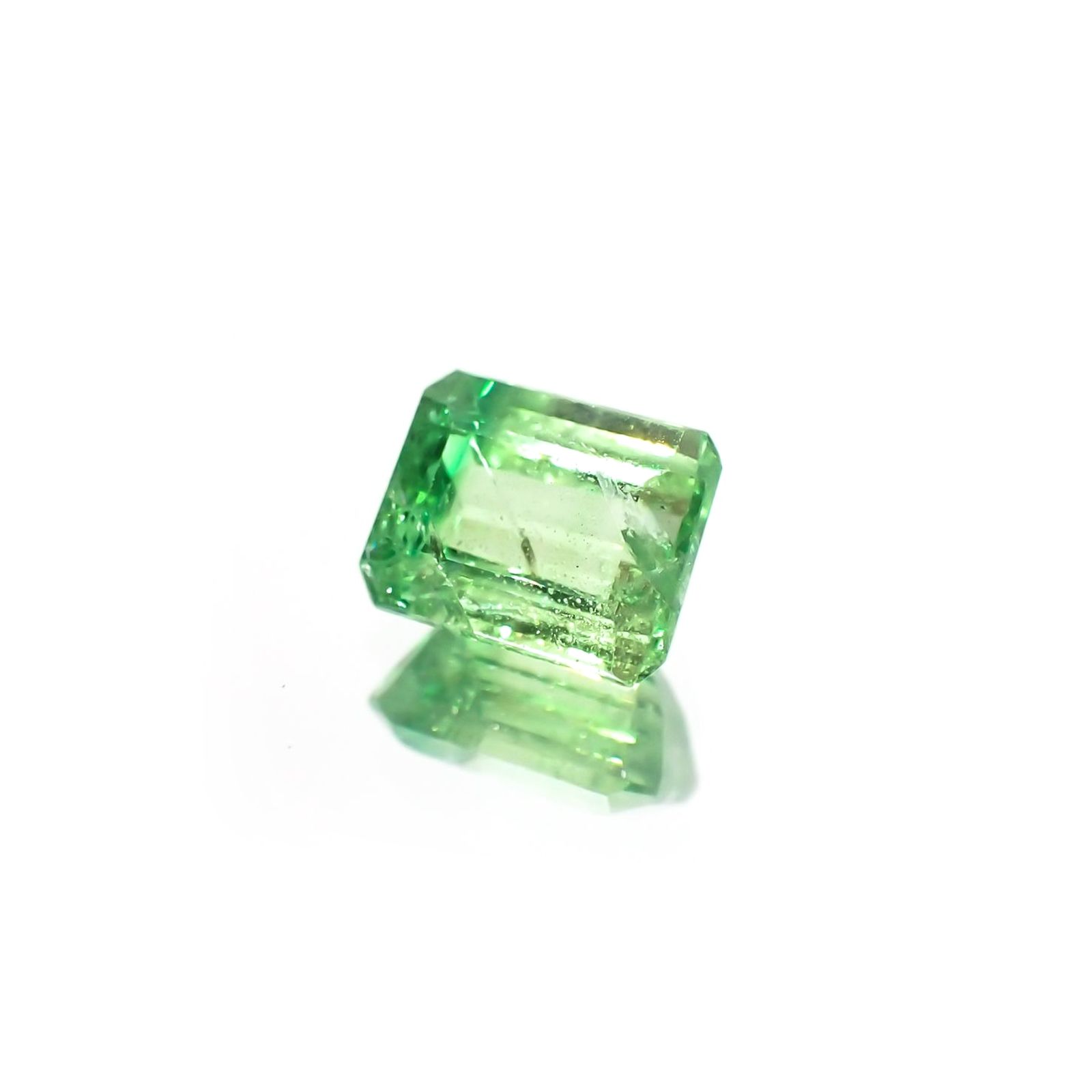 バイカラーツァボライト(宝石名グリーン グロッシュラー・ガーネット) タンザニア産 識別済 1.64ct / 7.1x5.4mm前後 [210711916]