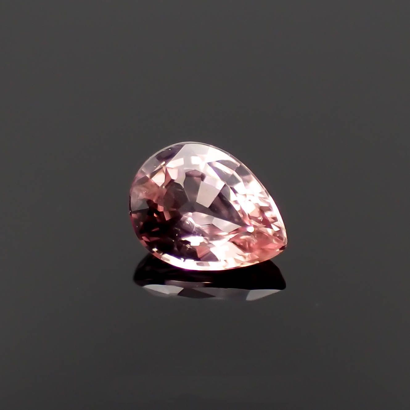パパラチャサファイア(宝石名サファイア/別名パパラチャ・サファイア)スリランカ産 0.18ct GIA鑑付[230119734]4.08x3.08mm前後