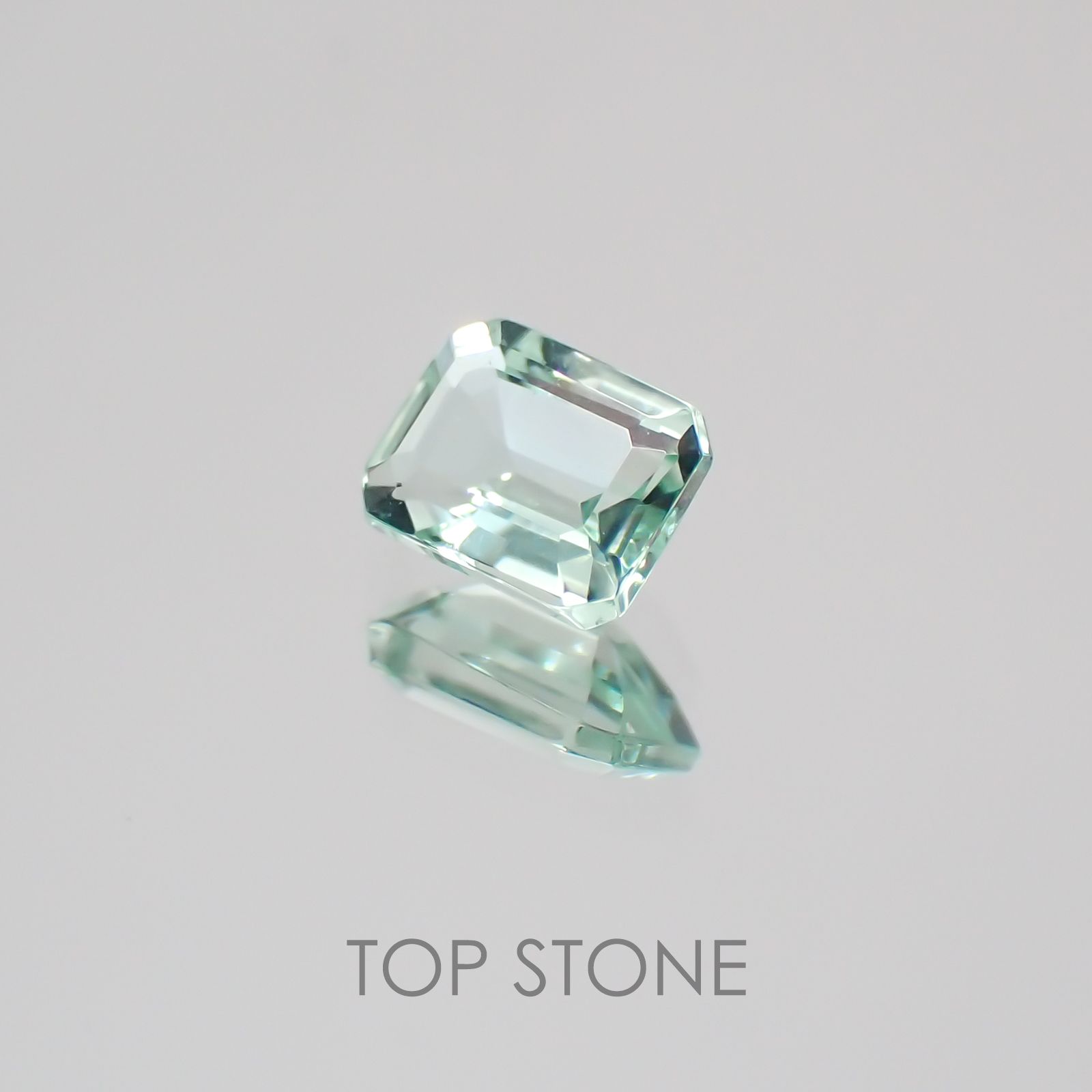 ミントベリル(グリーンベリル) ブラジル産 ルース 0.16ct[21059707]4×3mm前後
