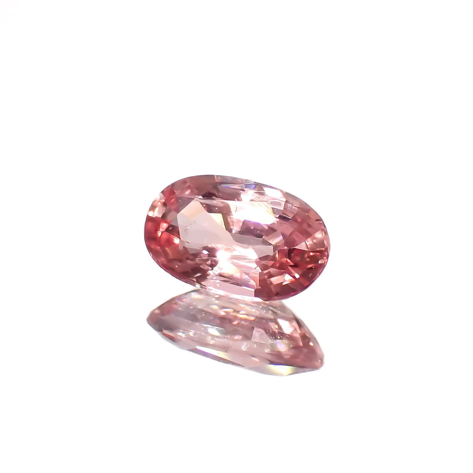パパラチャサファイア(宝石名サファイア/別名パパラチャ・サファイア)スリランカ産 0.575ct ソ付(DGL)[221219217]6.25x3.9mm前後