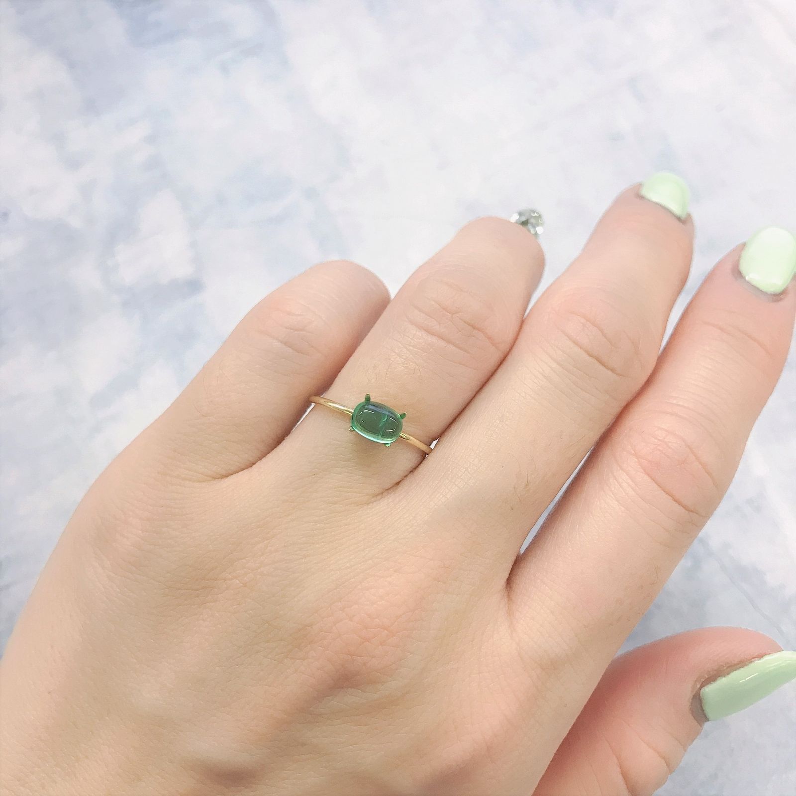 エメラルドキャッツアイ(宝石名エメラルド)コロンビア産 0.75ct 識別済[220115179]6.5x4.7mm前後