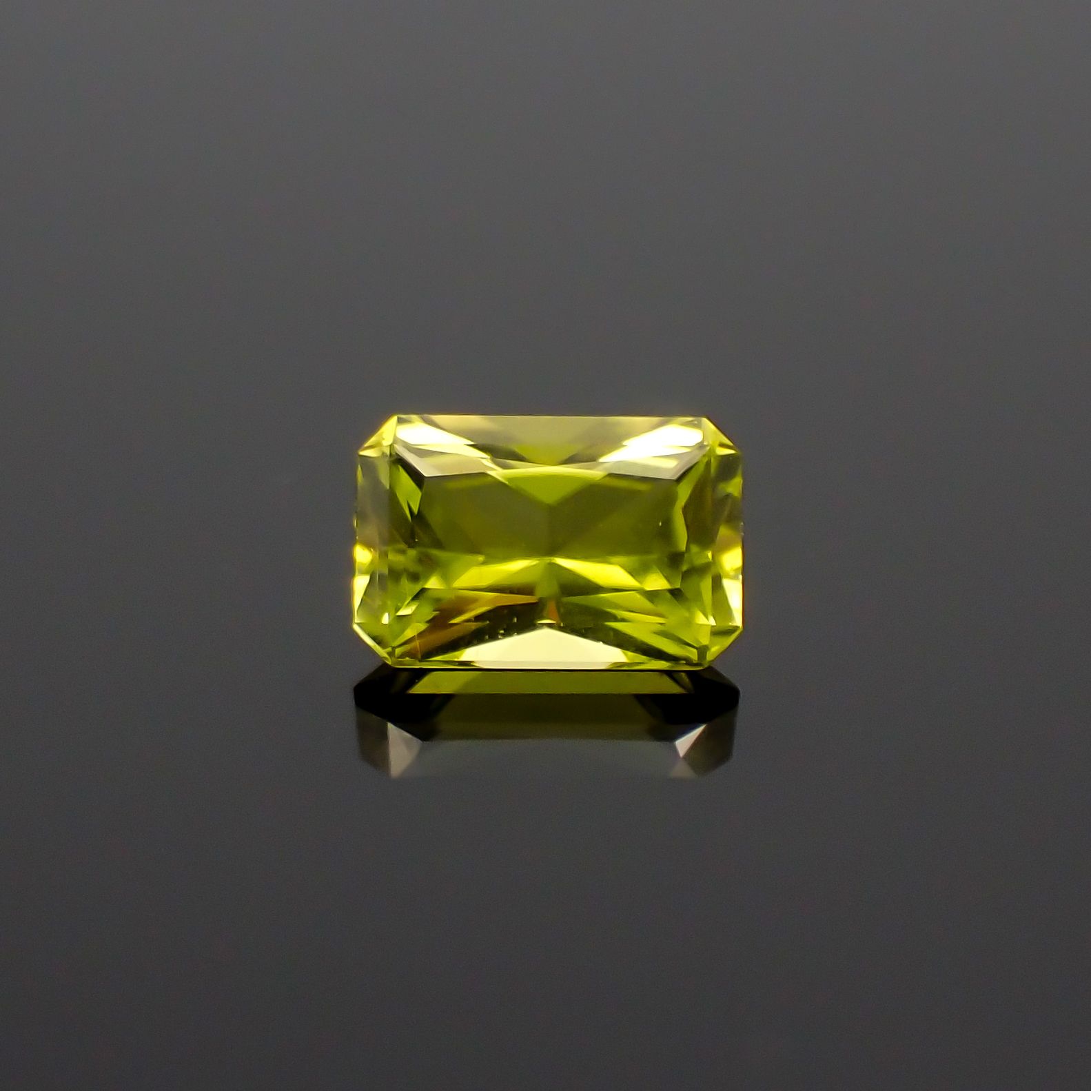 カナリートルマリン ザンビア・カナリー鉱山産 0.50ct[230823138]6x3.8mm前後