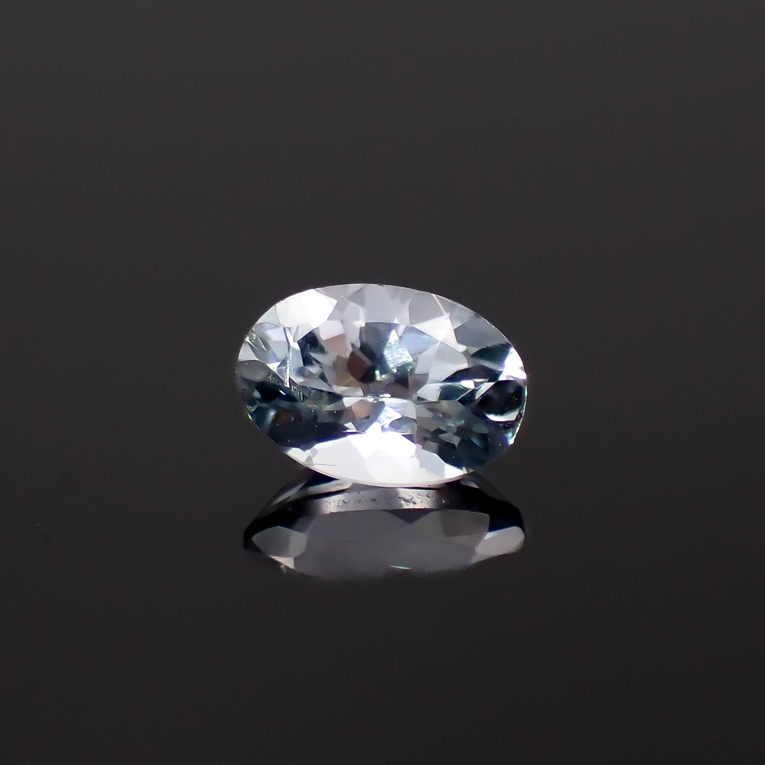 グレースピネル タンザニア産 0.53ct[230421542]5.8x4mm前後