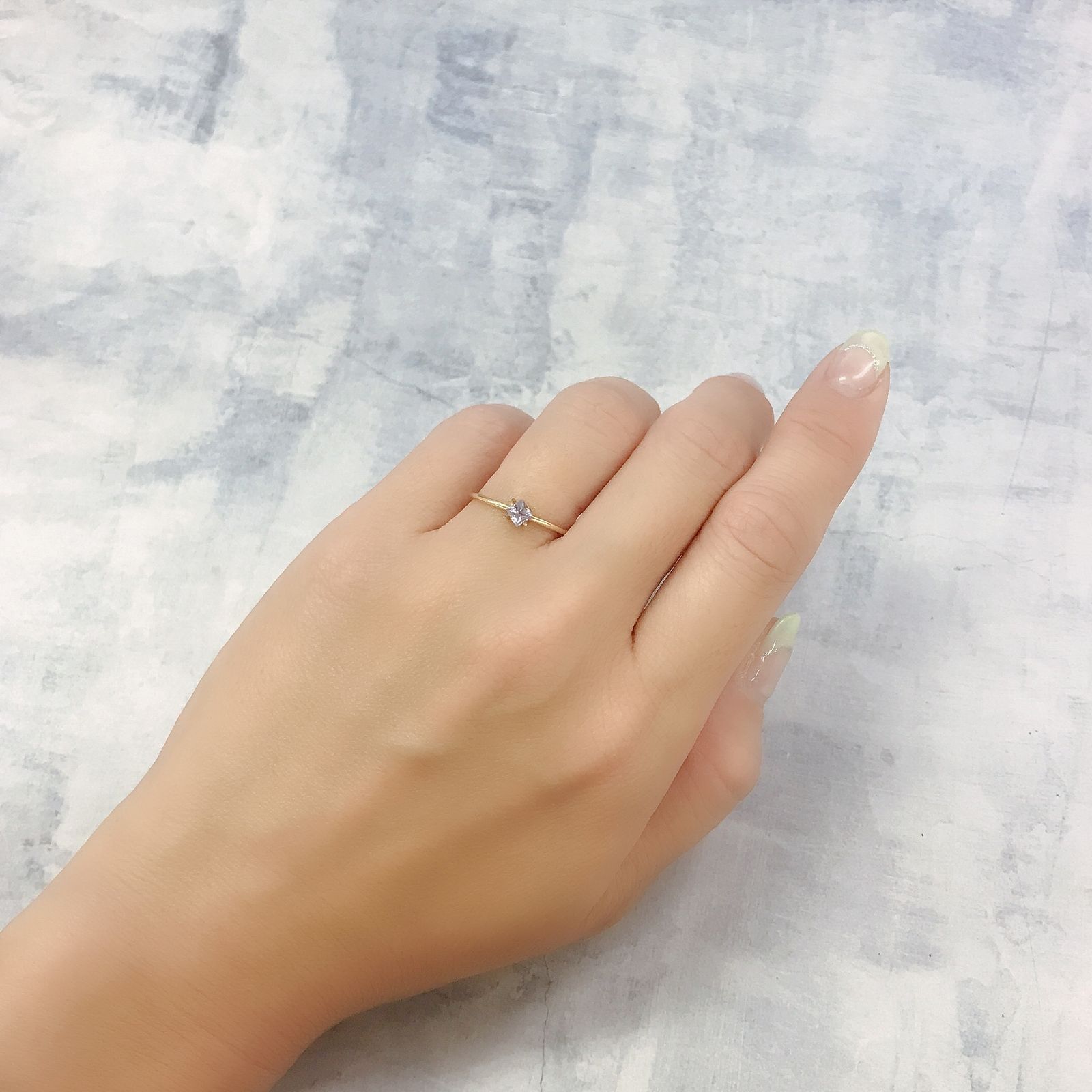 ◇プリンセスカット◇ラベンダーサファイア(宝石名サファイア)東アフリカ産 0.23ct 識別済[250817370]3.3x3.2mm前後