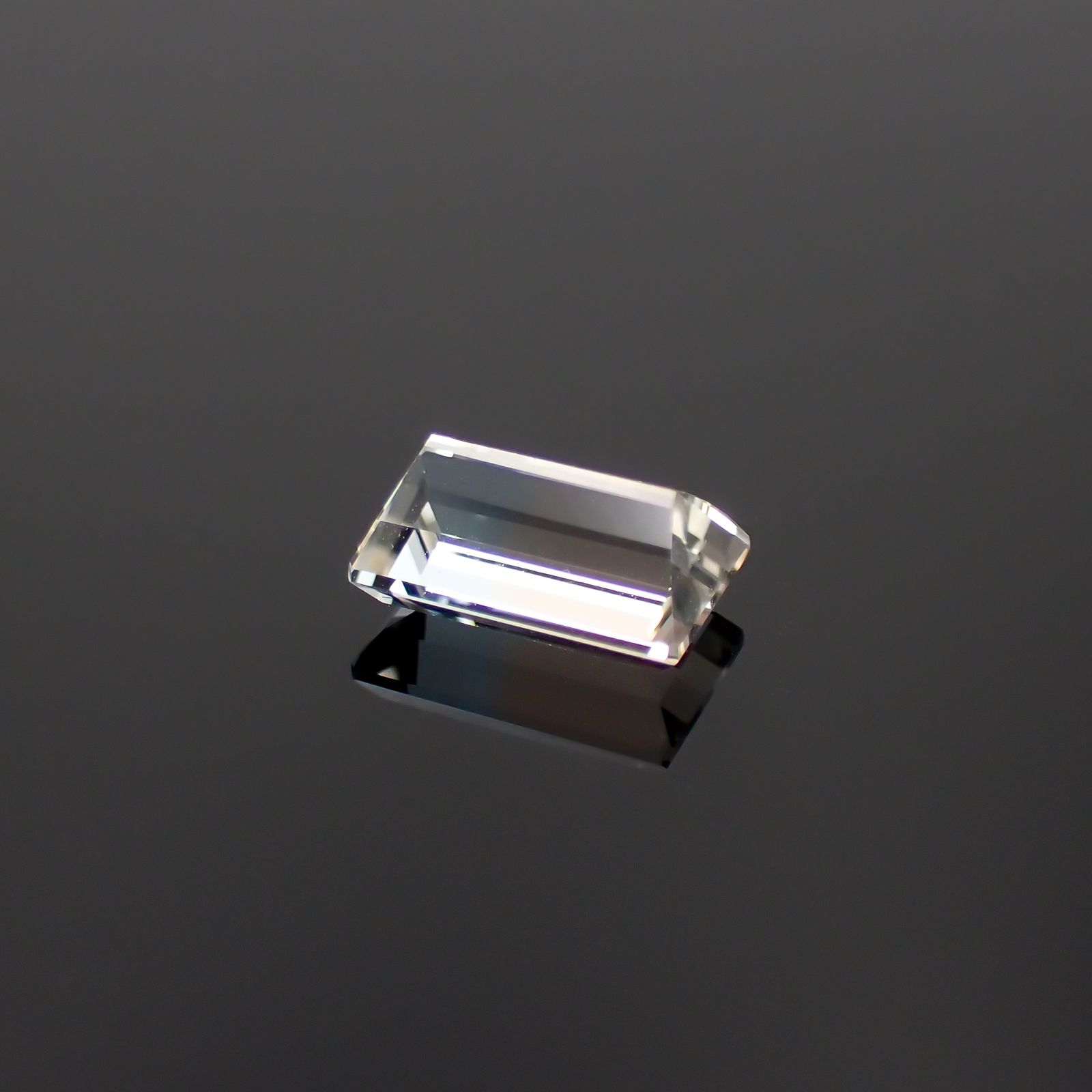 バイカラートパーズ ウクライナ産 1.90ct[231224890]8x5mm前後