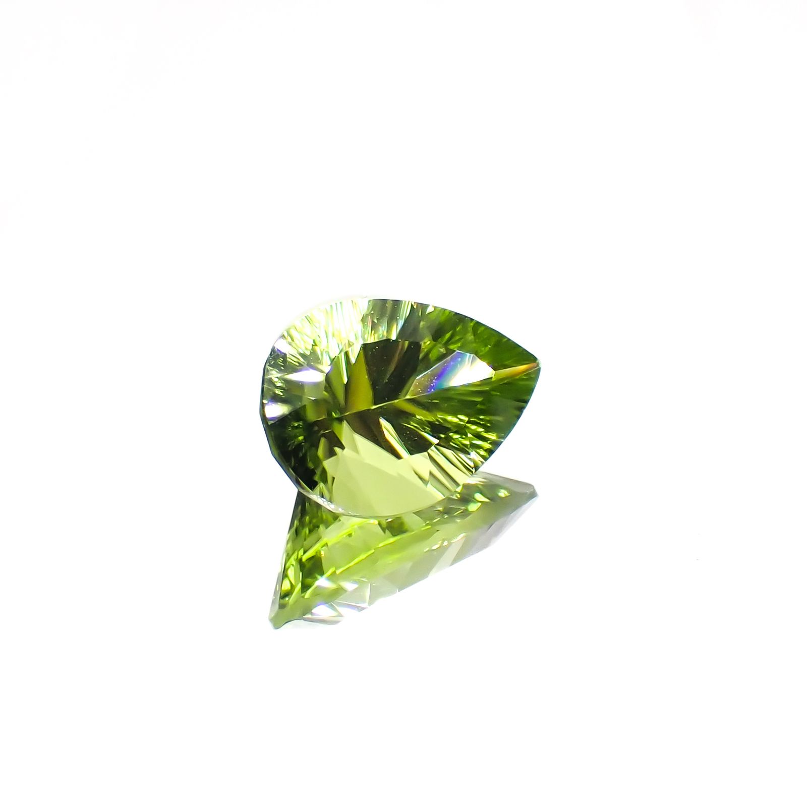 ◇コンケーブカット◇ペリドット 中国産 1.91ct[230622296]9.9x6.9mm前後