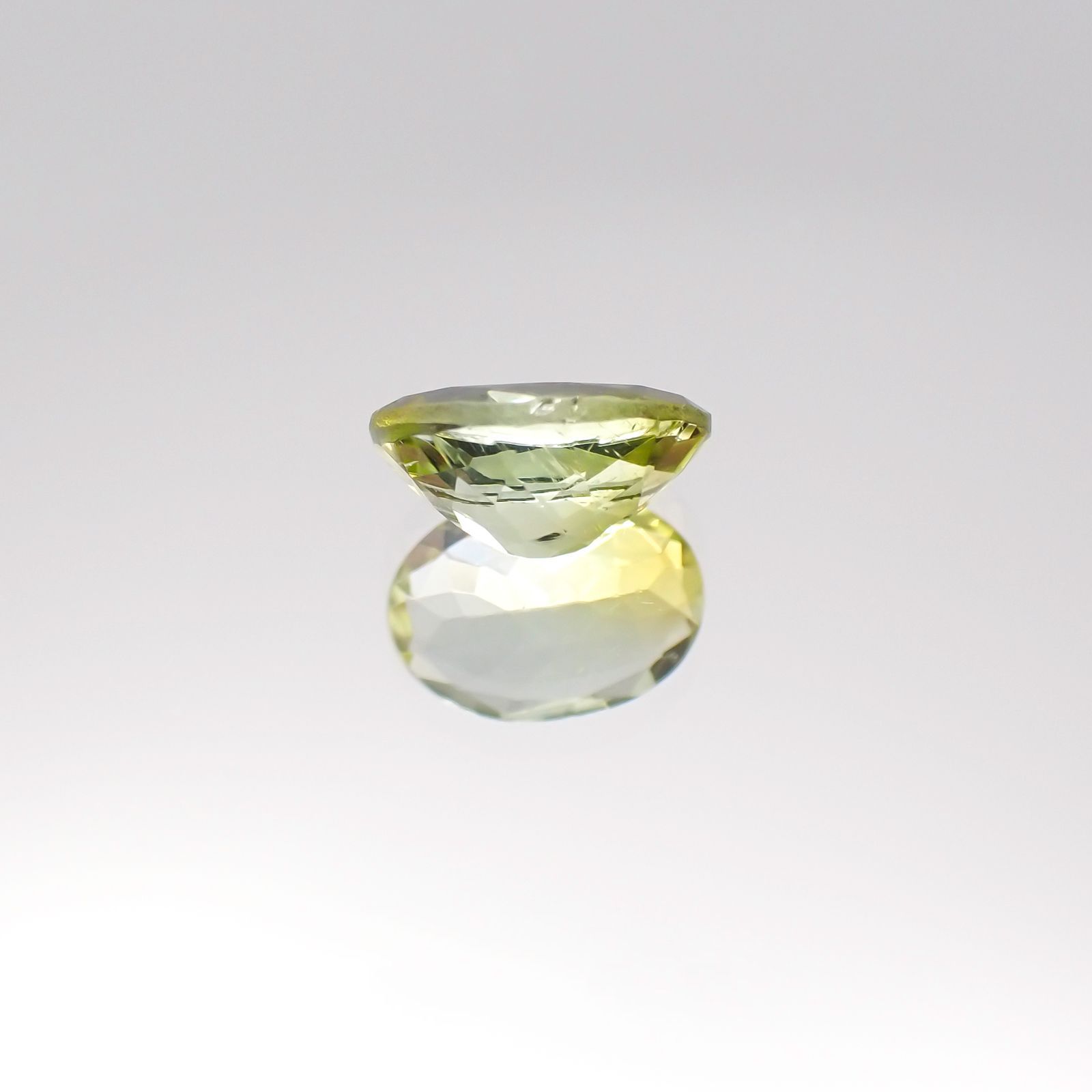 バイカラートルマリン(宝石名バイカラー・トルマリン)ブラジル産 0.72ct 識別済[230622365]6.9x4.9mm前後