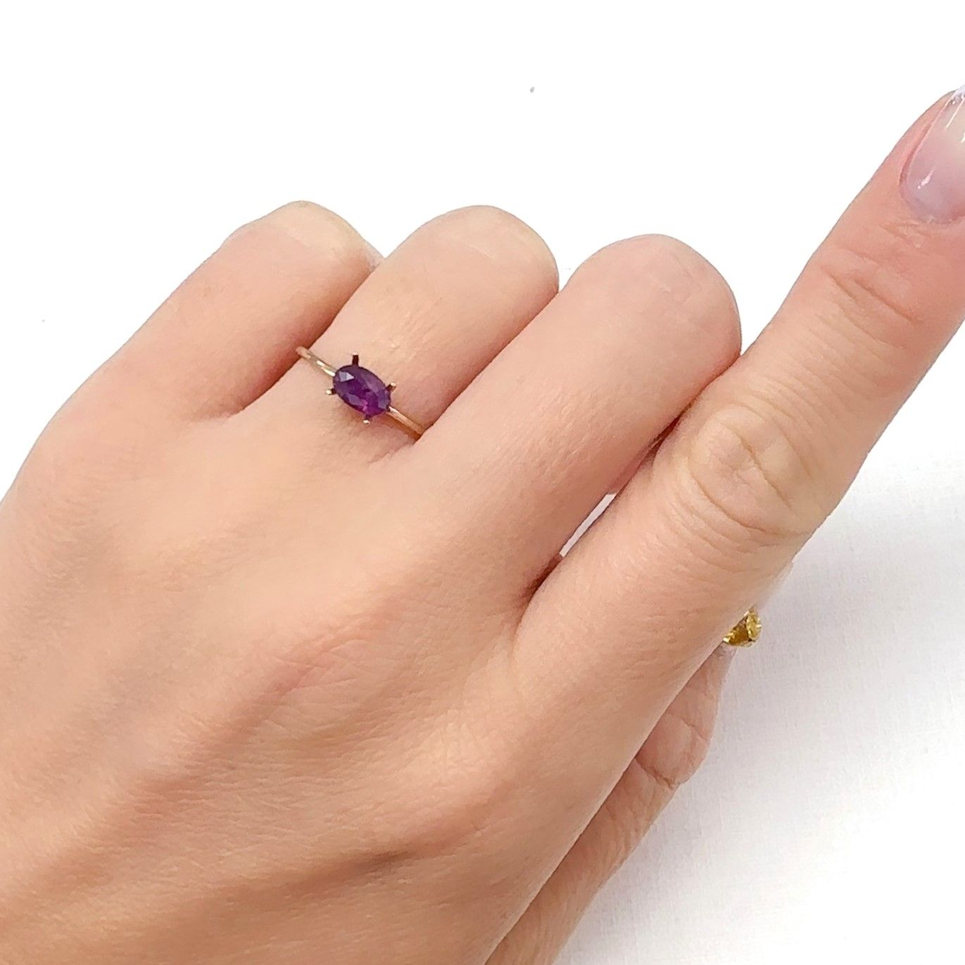 パープルサファイア 非加熱 パキスタン・カシミール地方産 0.74ct[240628402]6.2x3.9mm前後