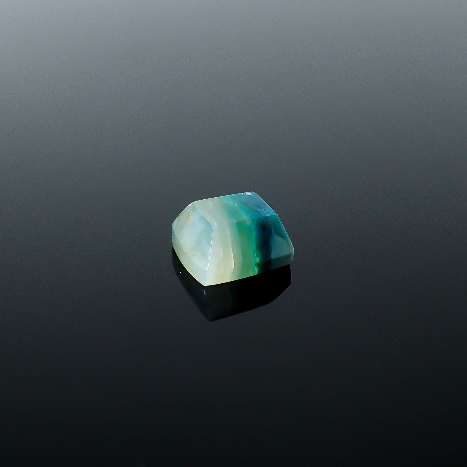 ブルーオパール ペルー産 3.18ct [250730732]9.2x7.7mm前後