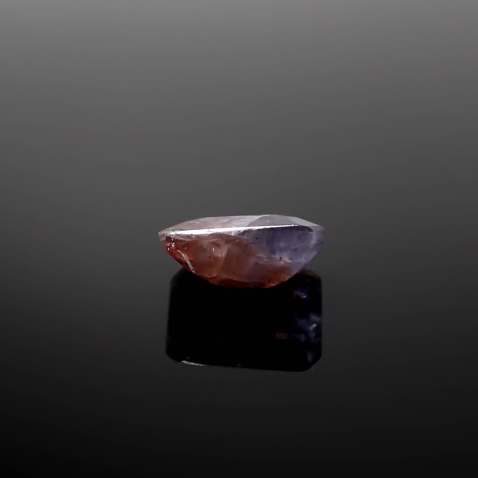 ブラッドショットアイオライト インド産 2.43ct[240125377]10.1x7.3mm前後