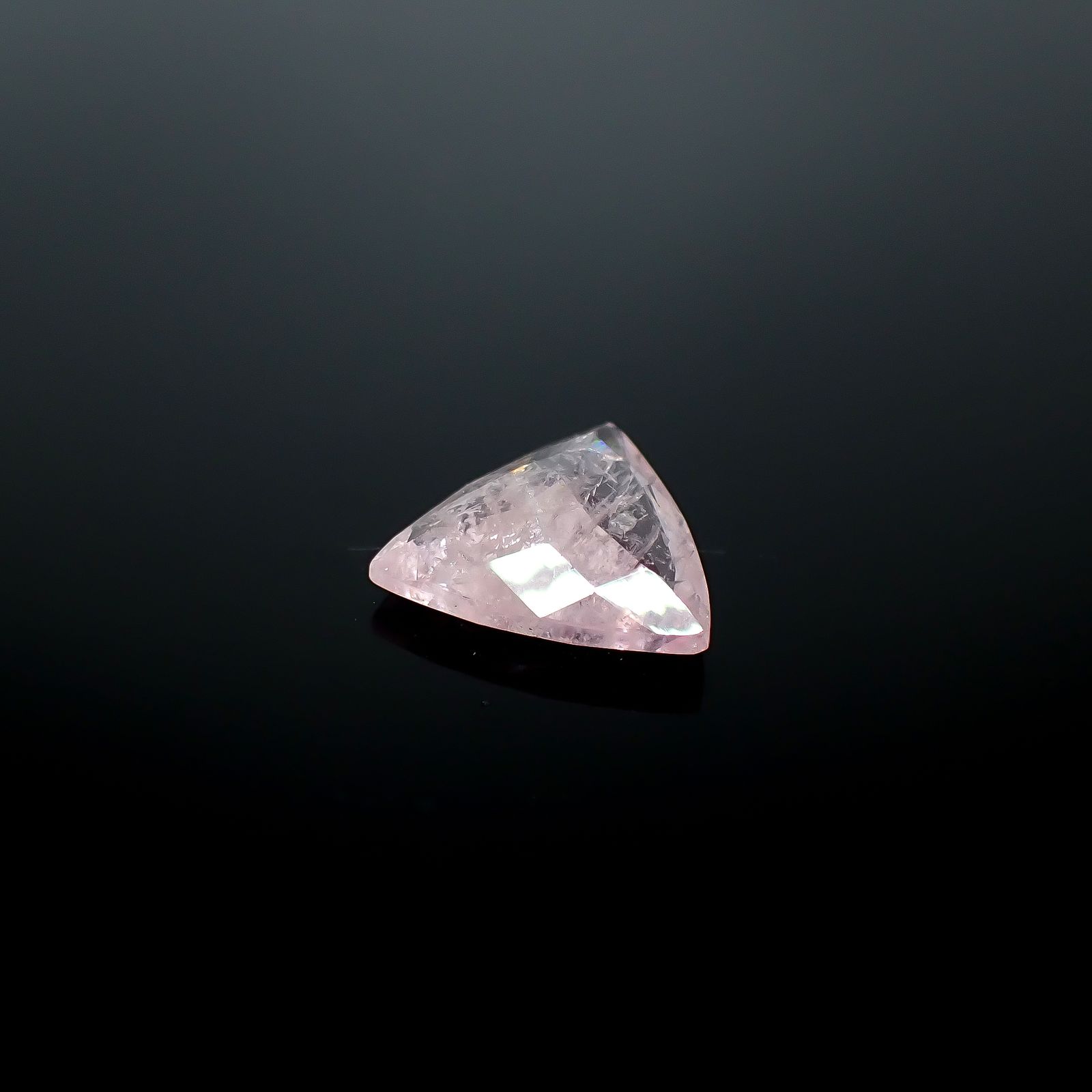 モルガナイト ブラジル産 4.95ct [250730873]13.5x14.2mm前後