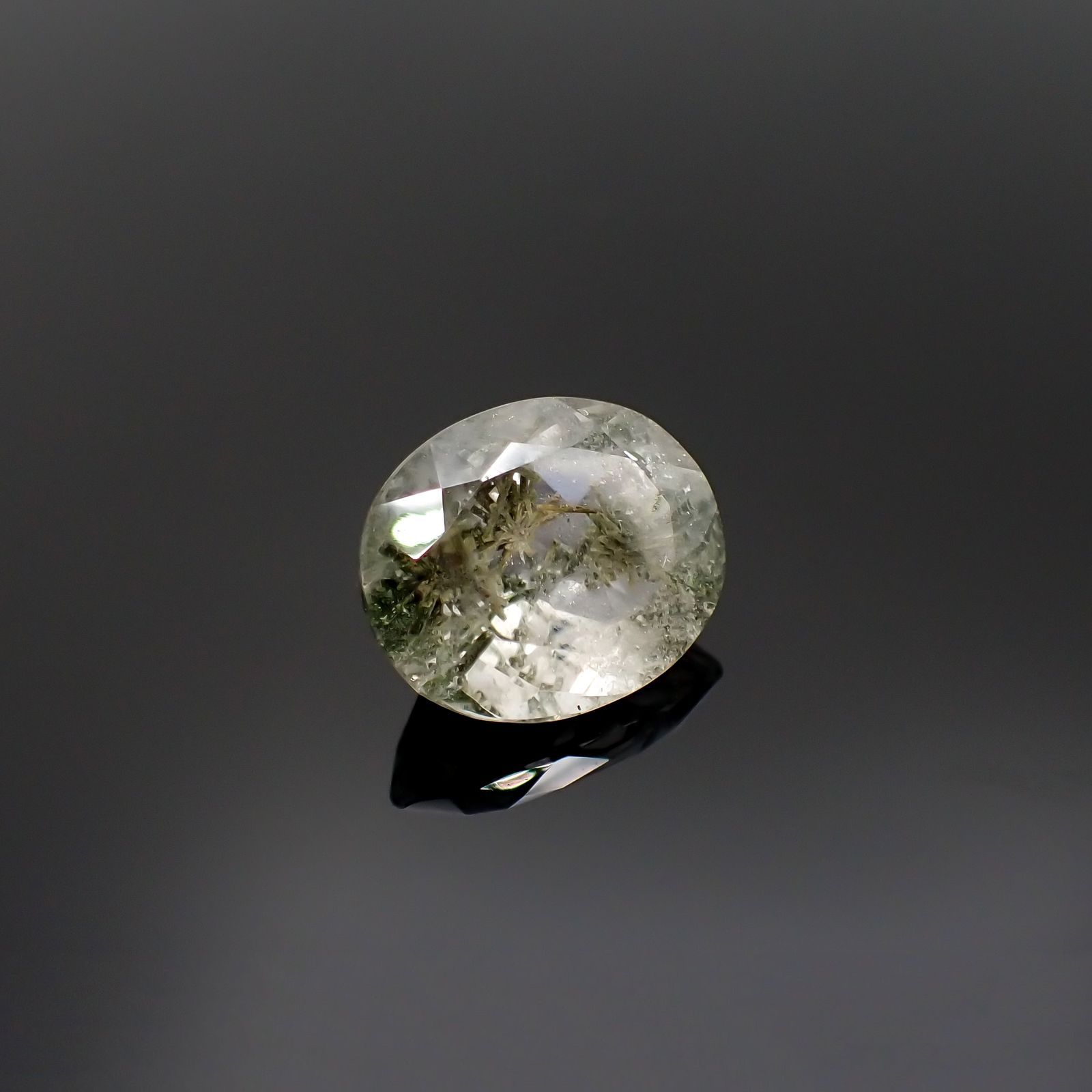 ヘデンベルジャイトインクォーツ インドネシア産 6.94ct [220917824]14.4x11.5mm前後