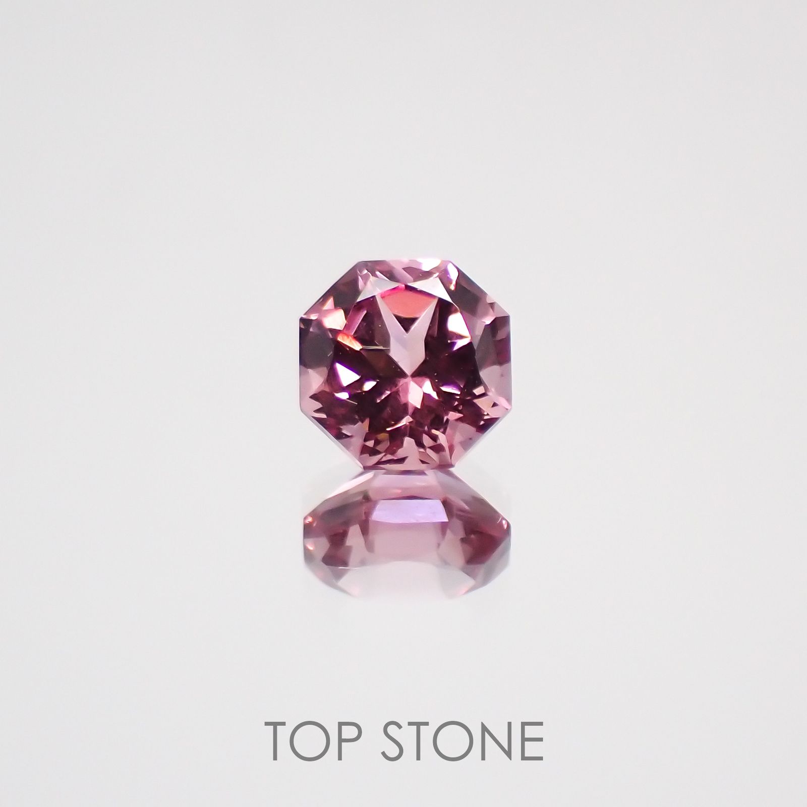 ◇オクタゴンカット◇マラヤガーネットSA タンザニア産 ルース 0.38ct[210611031]4.1×4mm前後
