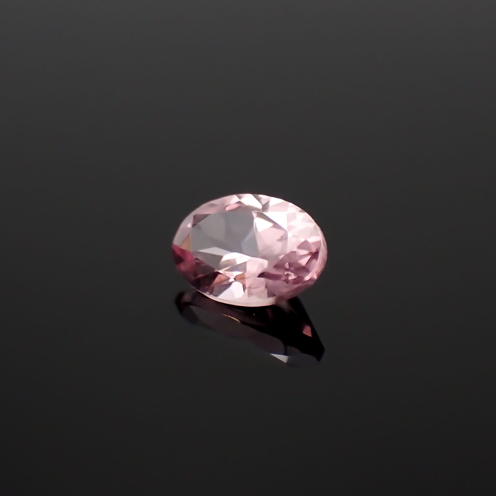 ドラゴンガーネット タンザニア産 0.59ct[230421452]5.9x4.1mm前後