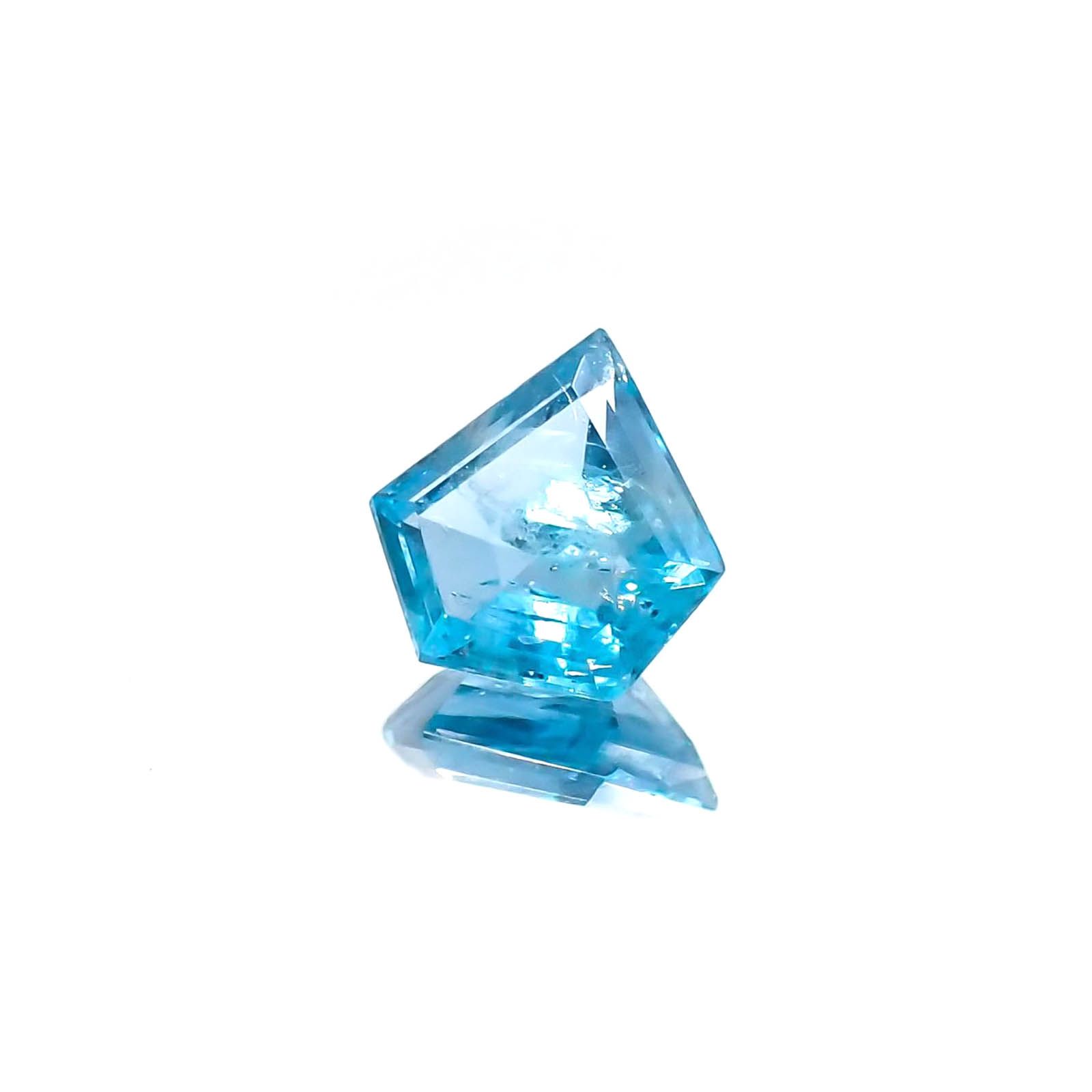 ◇カスタムカット◇アウイナイト フルオレッセンス(宝石名アウイナイト) ドイツ産 0.375ct ソ付(日独)[210711625]5.6×5.7mm前後