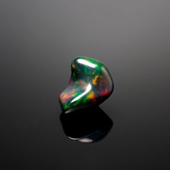 ◇バロック型◇ブラックオパール(宝石名オパール/加熱処理) エチオピア産 1.36ct 識別済[210913250]9.1×7.3mm前後