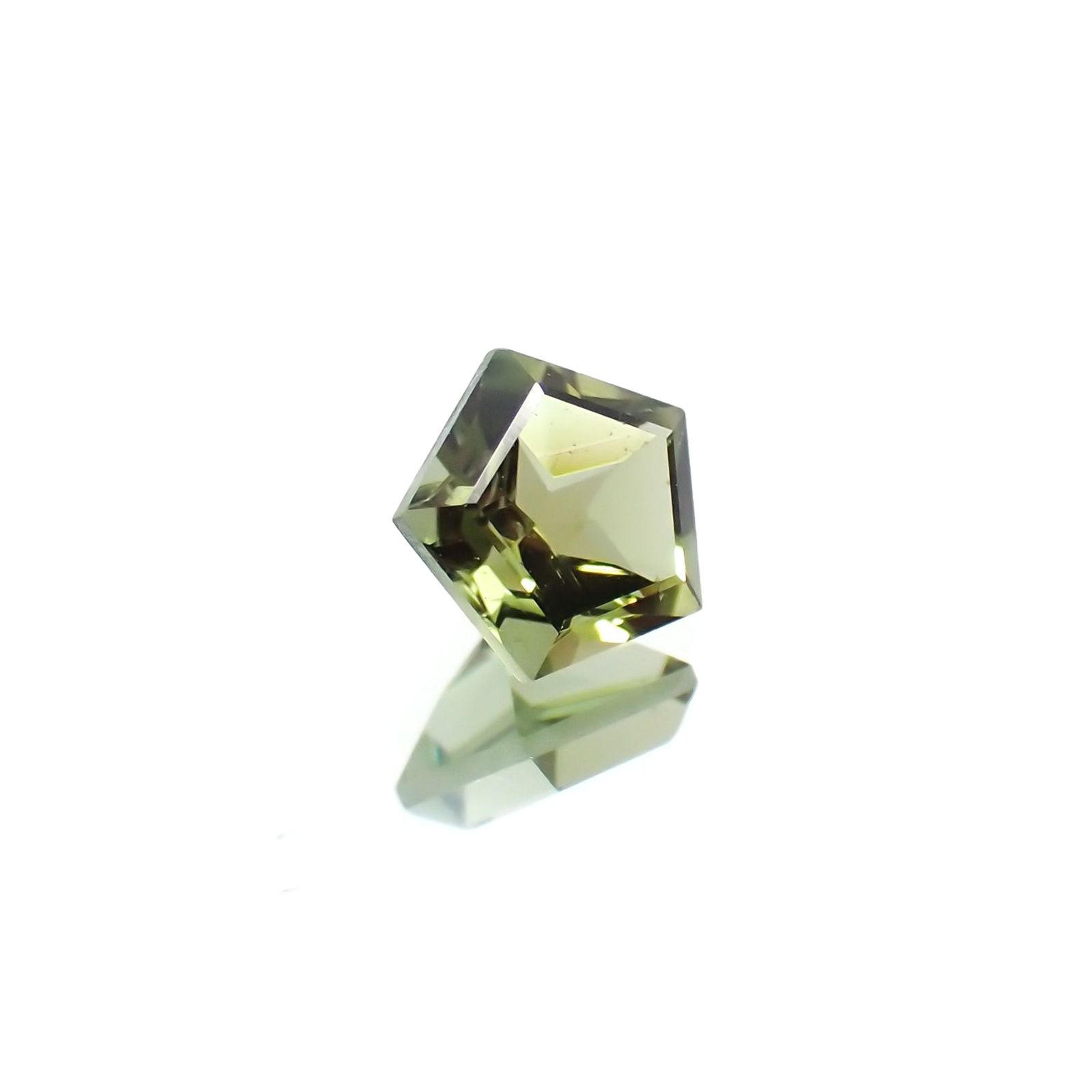 ◇ペンタゴンカット◇グリーントルマリン(宝石名グリーン・トルマリン) ブラジル/アフリカ産 識別済 0.46ct / 5x5mm前後 [21029148]