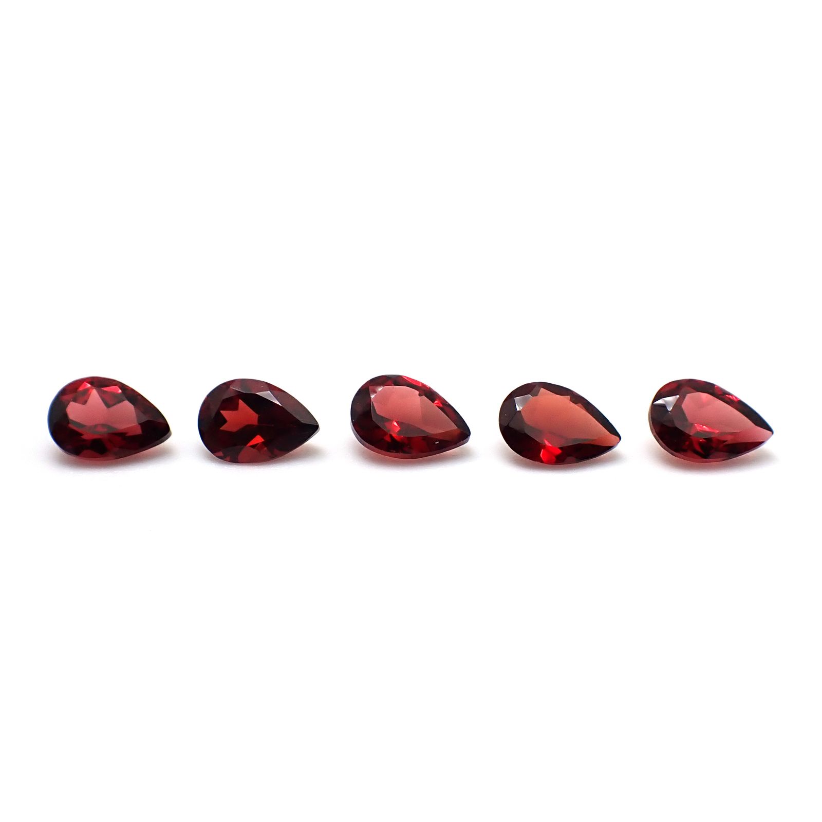 ◇ランダムセレクト◇パイラルスパイトガーネット モザンビーク産 約0.80ct / 7.1x5mm前後 [260532222]