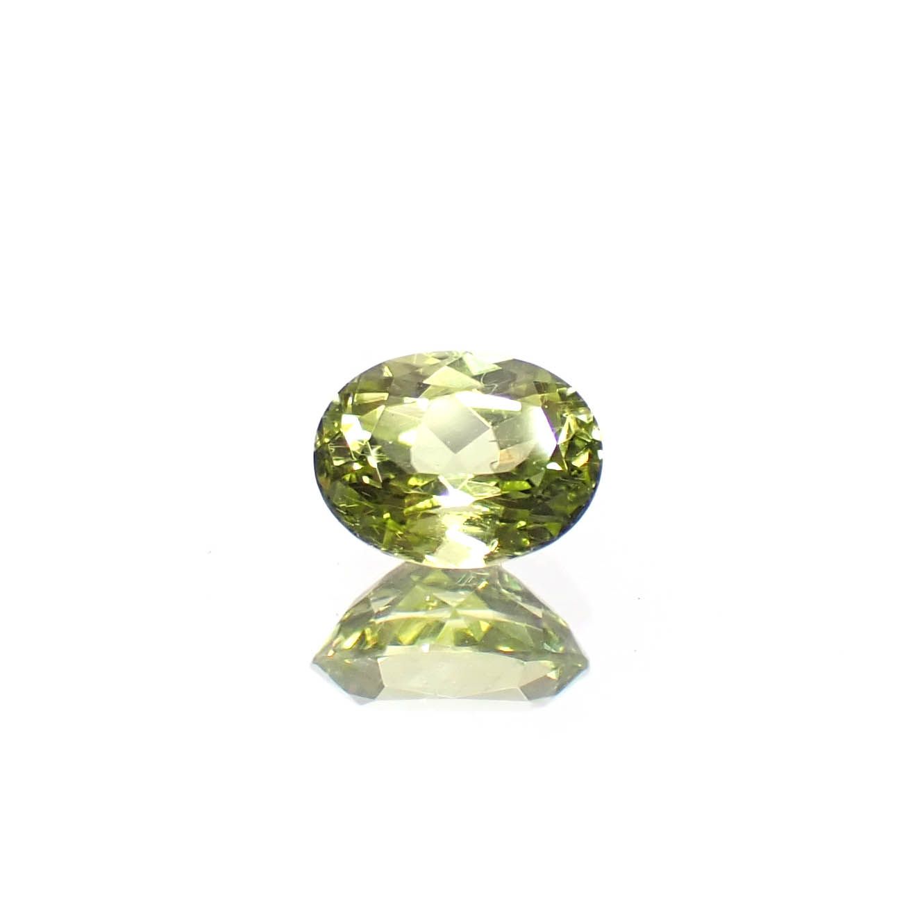 パラサイティックペリドット 採取地：インドネシア・ジェパラ 0.29ct [250730745]4.5x3.5mm前後