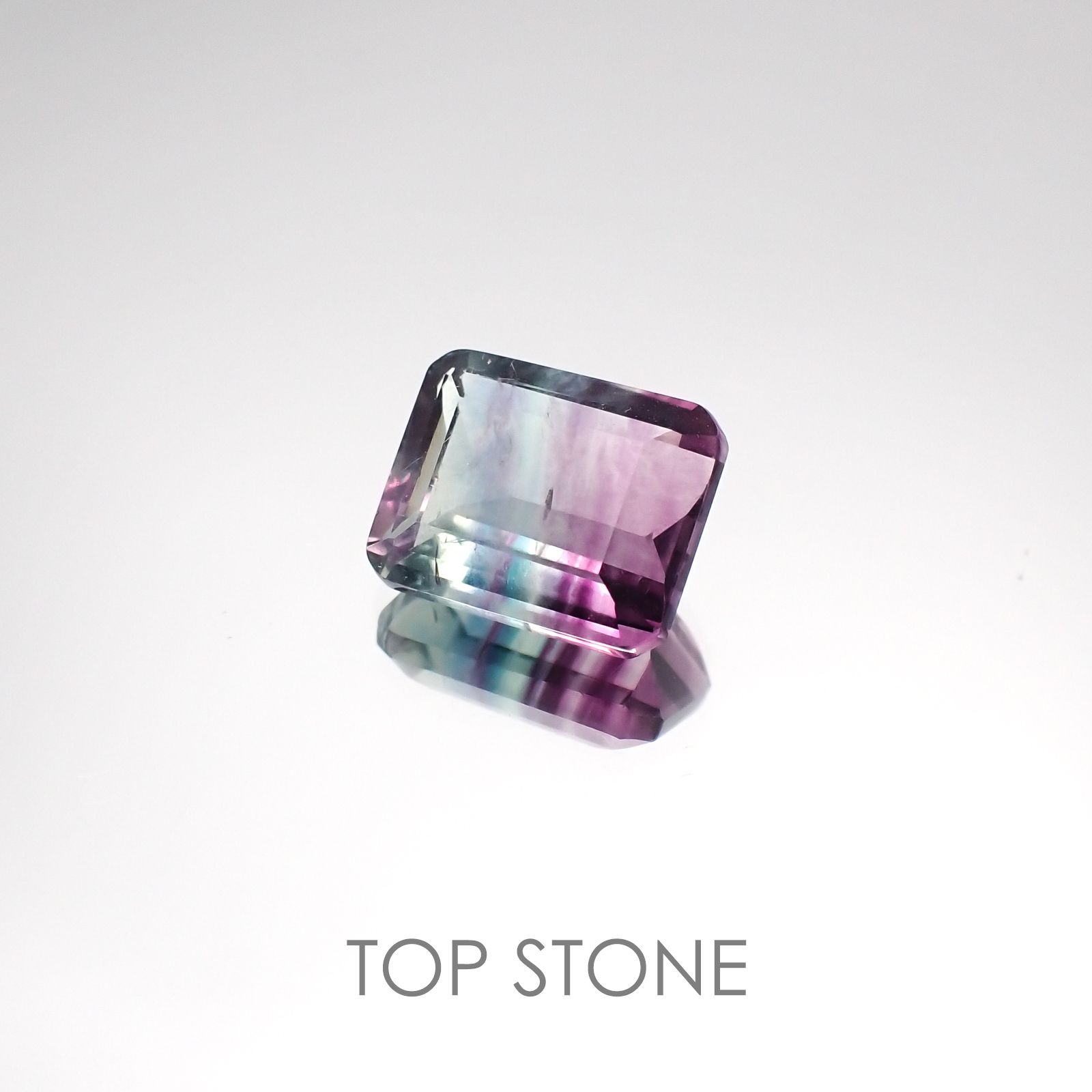 バイカラーフローライト ブラジル産 ルース 3.95ct[20128509]10.1×8mm前後