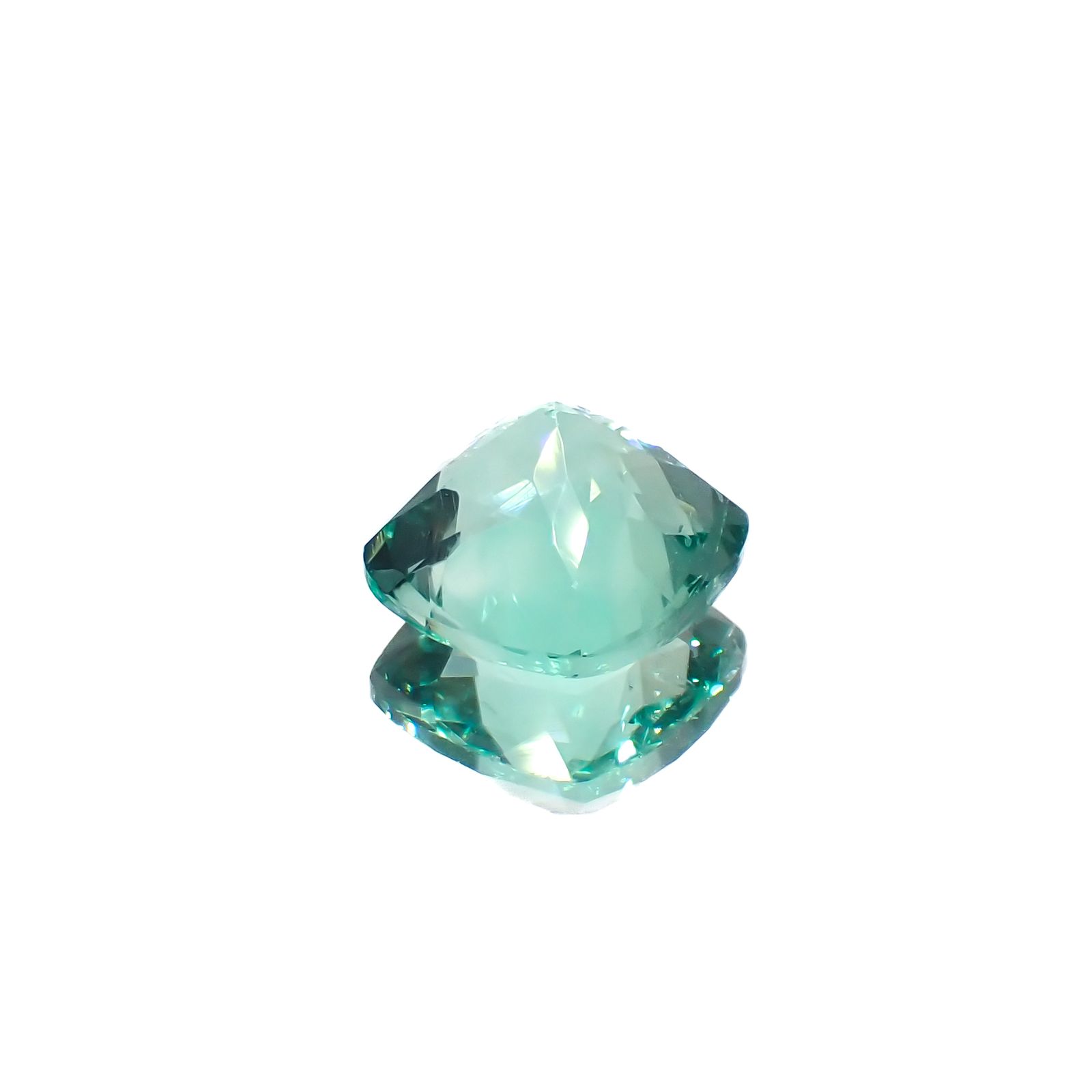 フローライト フルオレッセンス イギリス・ロジャリー鉱山産 2.03ct[230923325]7.6x7.3mm前後