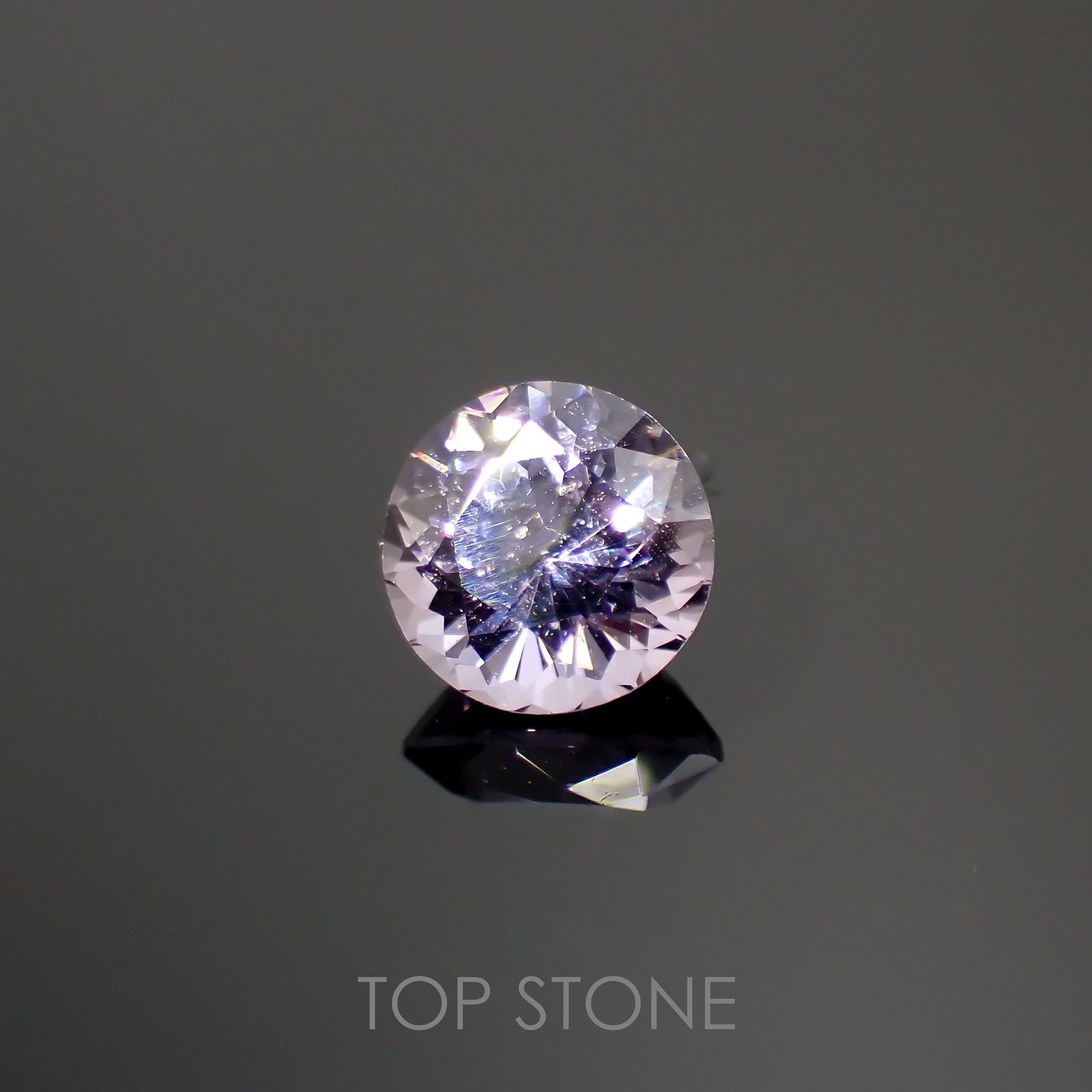 バイオレットスピネル(宝石名スピネル)ビルマ/マダガスカル産 0.66ct 識別済[220114560]5.1x5.1mm前後