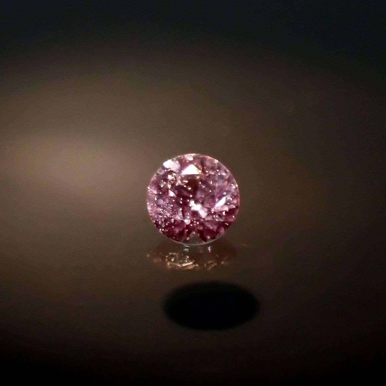アレキサンドライト ロシア産 0.021ct [250329908]1.7x1.7mm前後