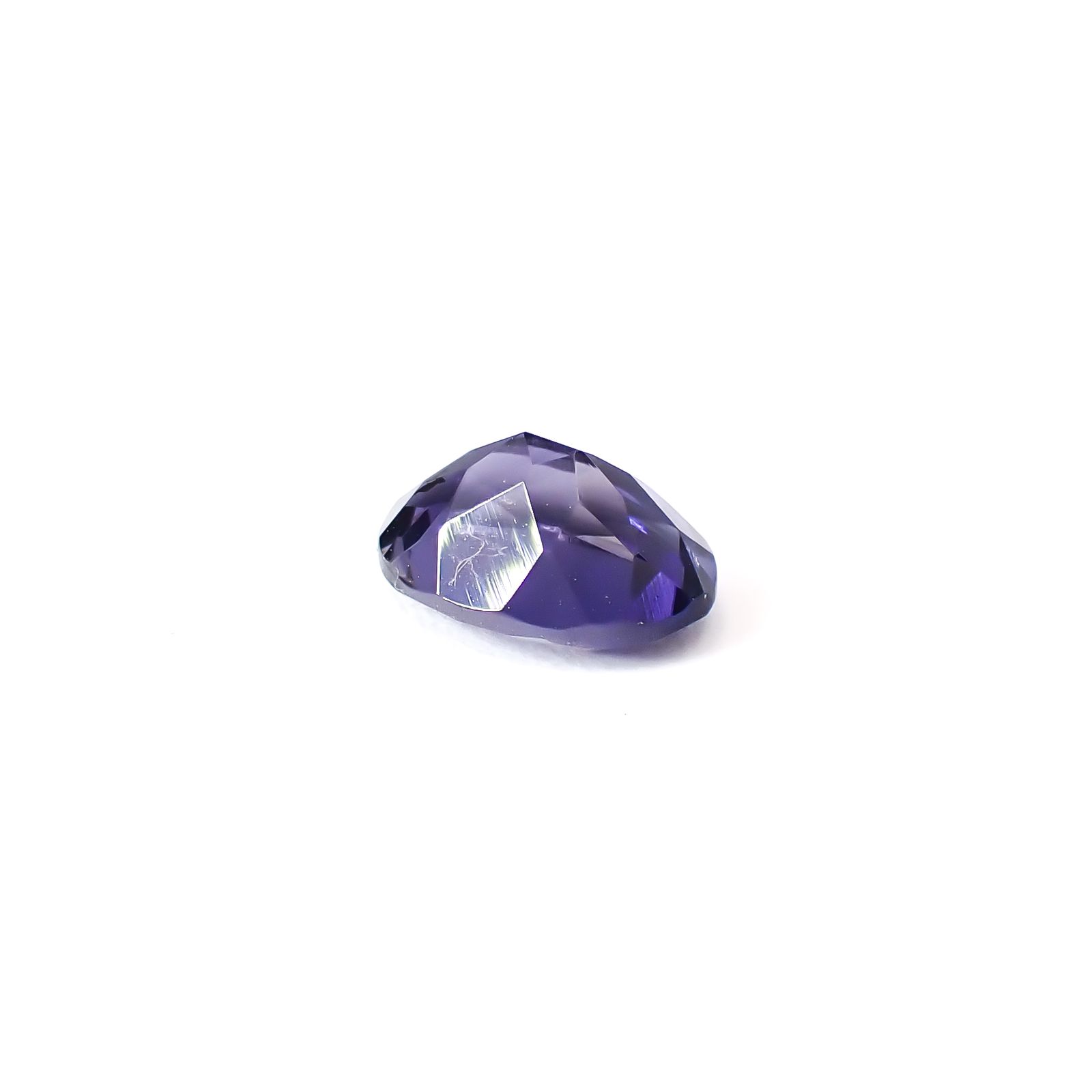 アイオライト タンザニア産 1.13ct / 8.1x6.2mm前後 [260231748]