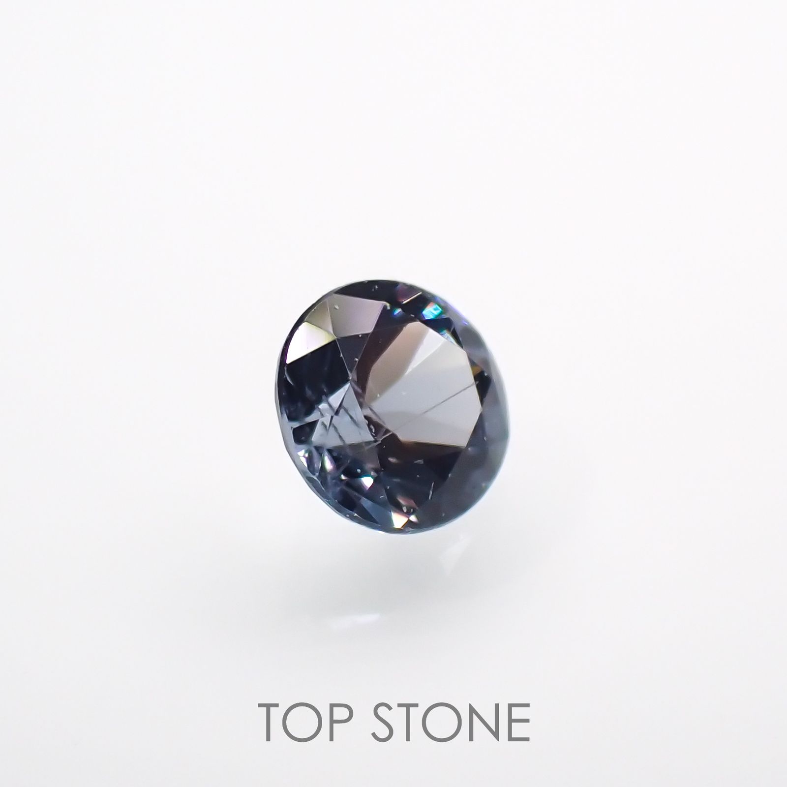 カラーチェンジガーネット アレキタイプ(宝石名ガーネット)マダガスカル・ベキリー産 0.082ct 識別済[220616545]2.5x2.5mm前後