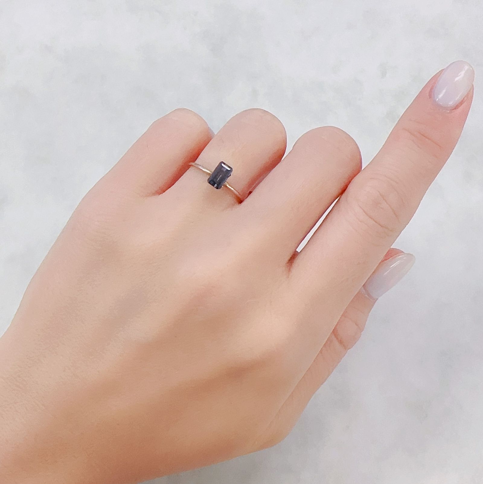 バイカラースピネル フルオレッセンス タンザニア/マダガスカル産 0.64ct[230722678]6.4x3.7mm前後