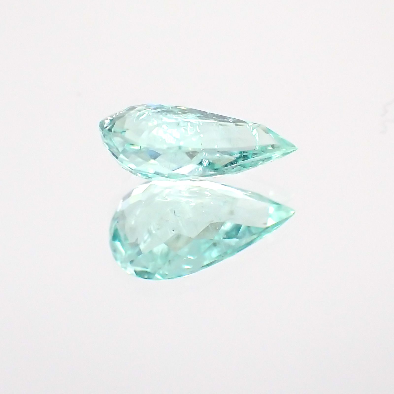 パライバトルマリン(宝石名トルマリン/別名パライバ・トルマリン) モザンビーク産 1.057ct ソ付(宝貴協)[21017745]9.1×5.5mm前後