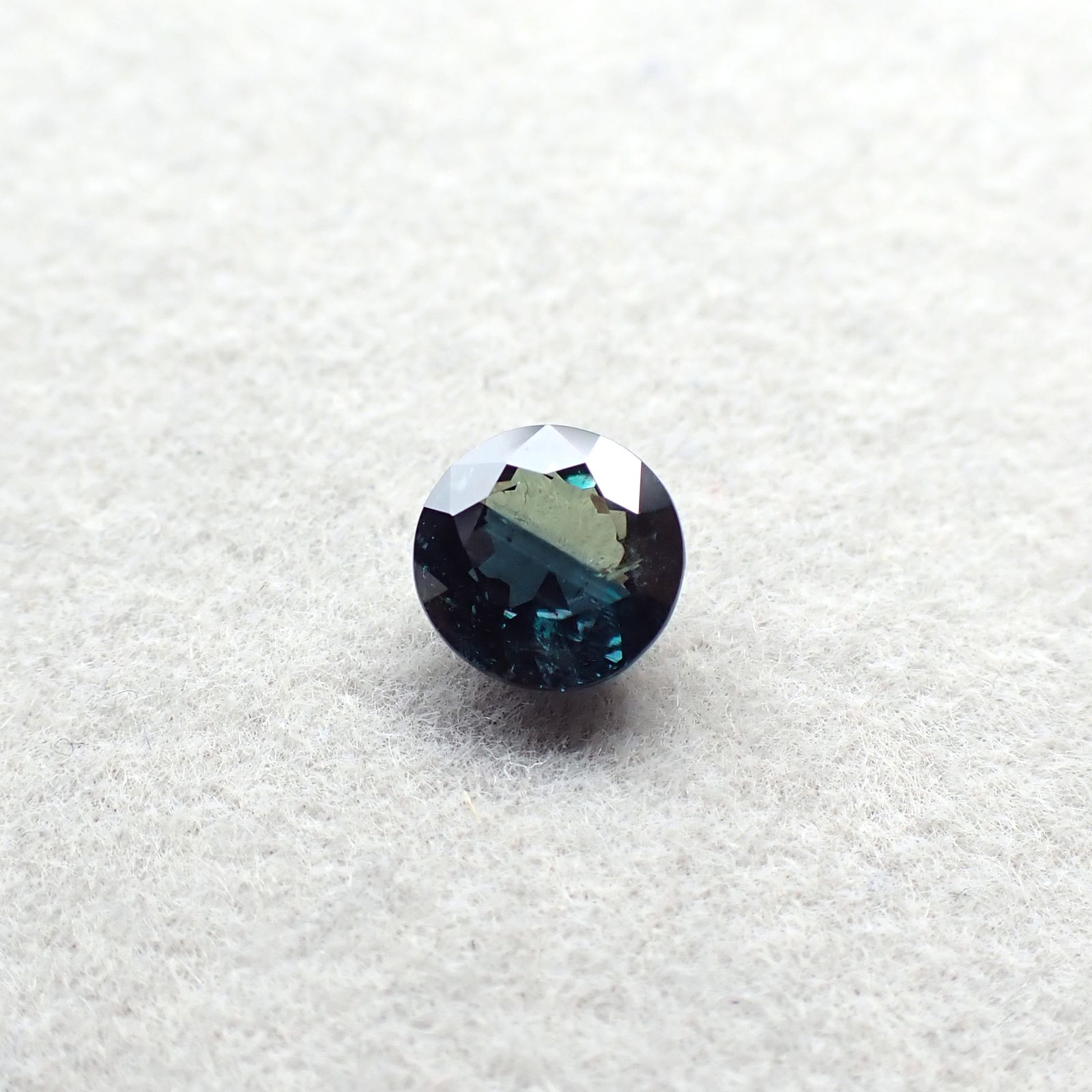 アレキサンドライト(宝石名アレキサンドライト)ロシア産 0.94ct GIA鑑付[250530411]5.74x5.82mm前後