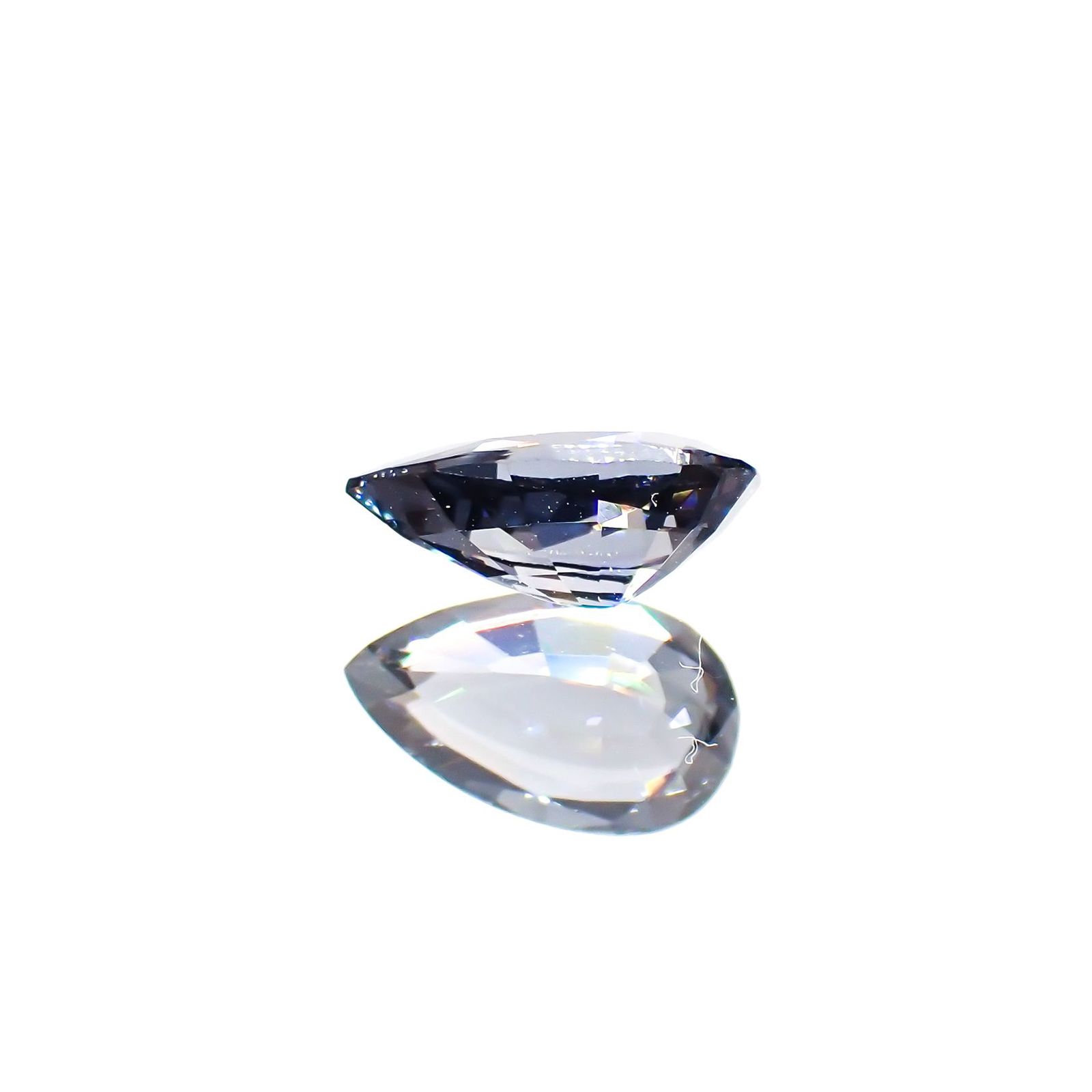 プラチナスピネル(宝石名スピネル)ビルマ産 0.85ct 識別済[250114111]7.9x4.7mm前後