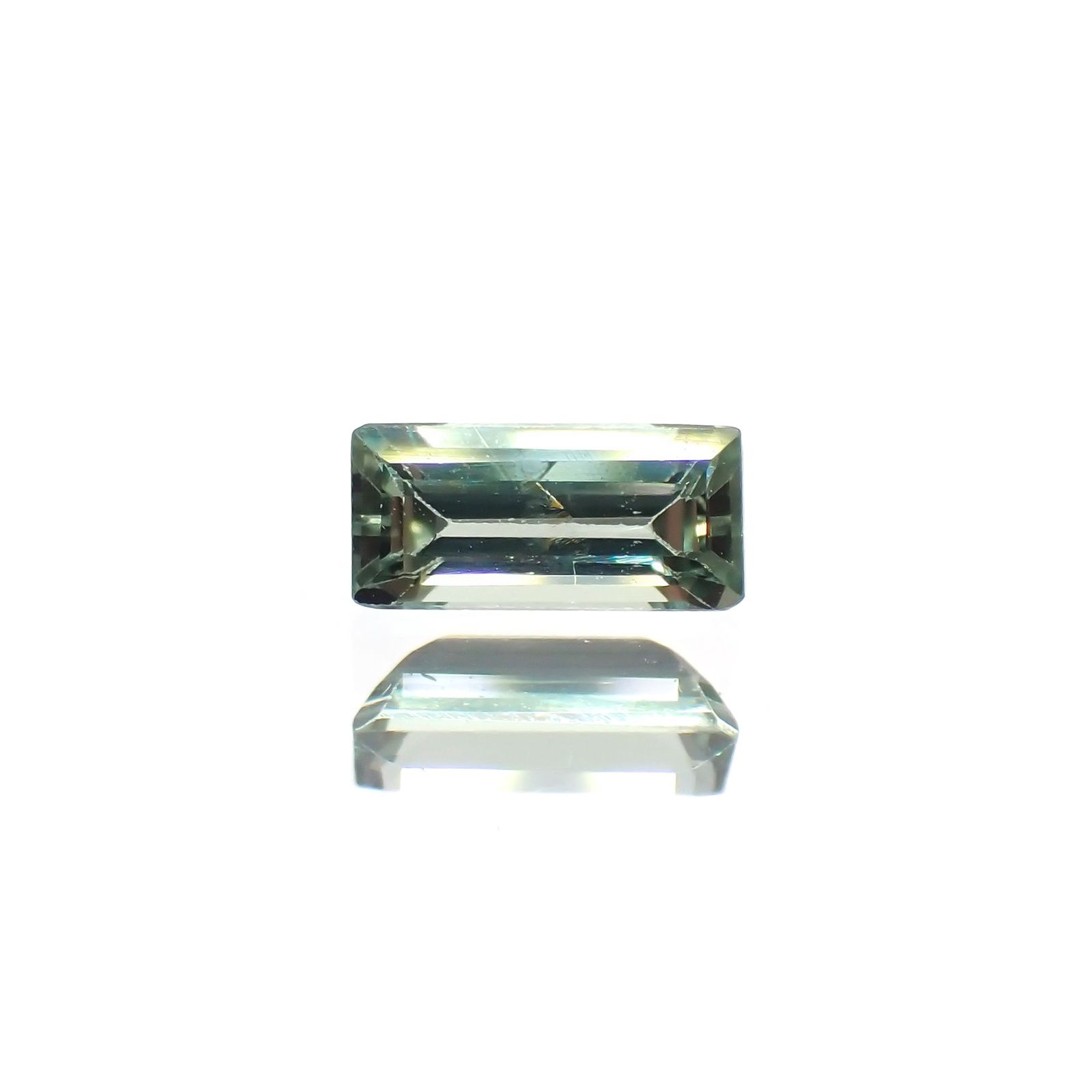 グリーンクリソベリル(宝石名クリソベリル)スリランカ/マダガスカル産 識別済 0.30ct / 5.3x2.5mm前後 [220114474]