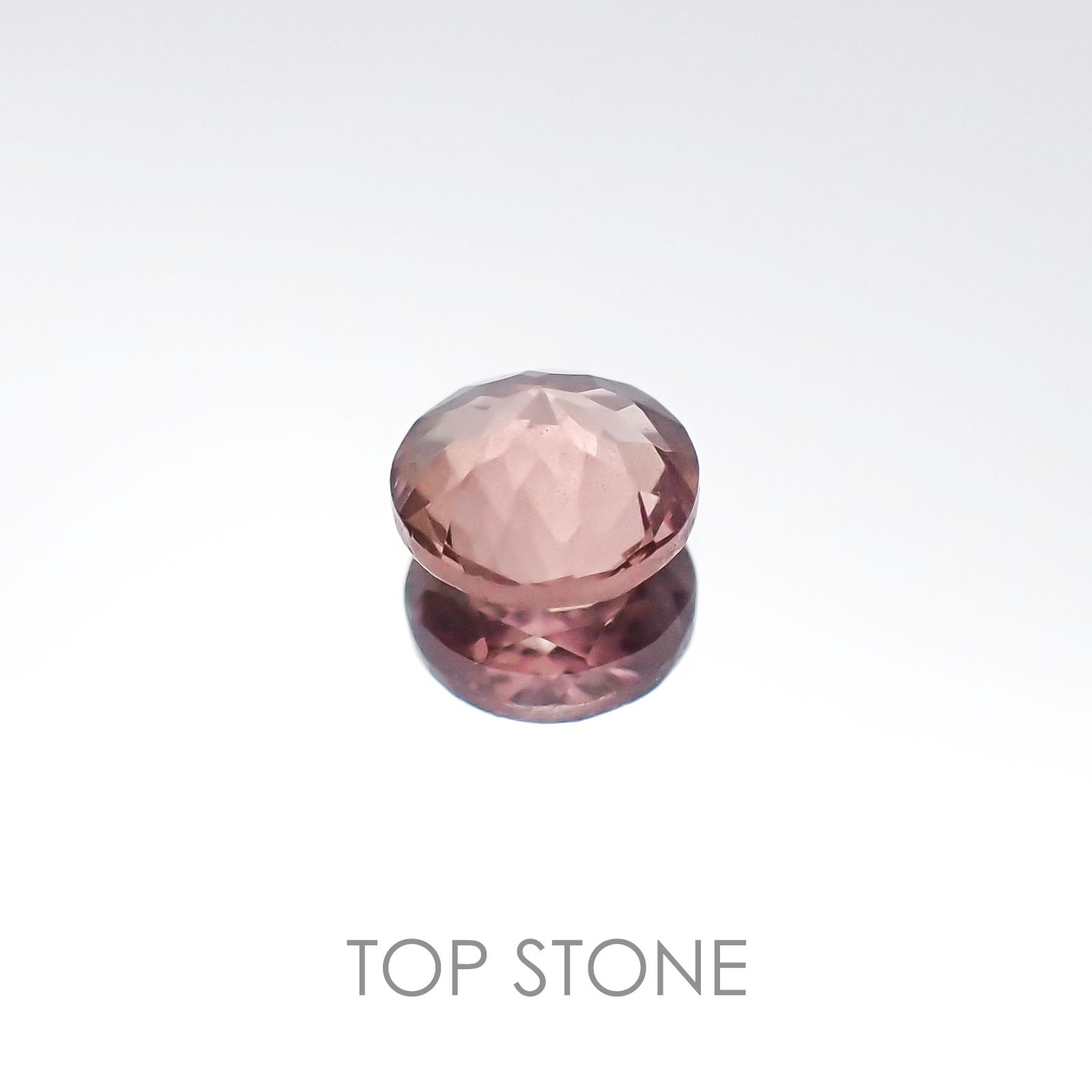 カラーチェンジマラヤガーネット タンザニア産 ルース 0.56ct[20096099]5×5mm前後