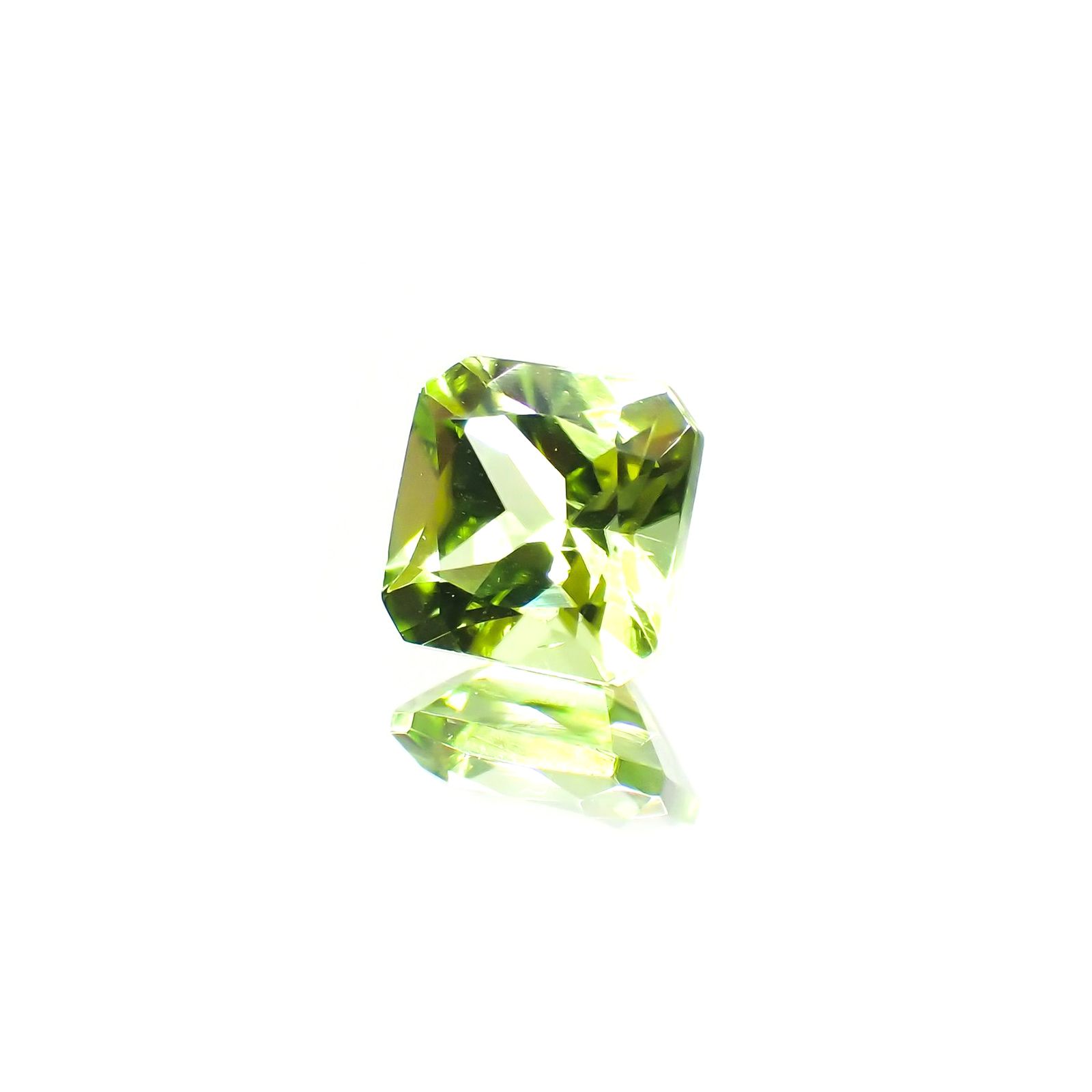 ◇アッシャーカット◇ペリドット(宝石名ペリドット) パキスタン産 1.21ct 識別済[210913483]6.1×6.1mm前後