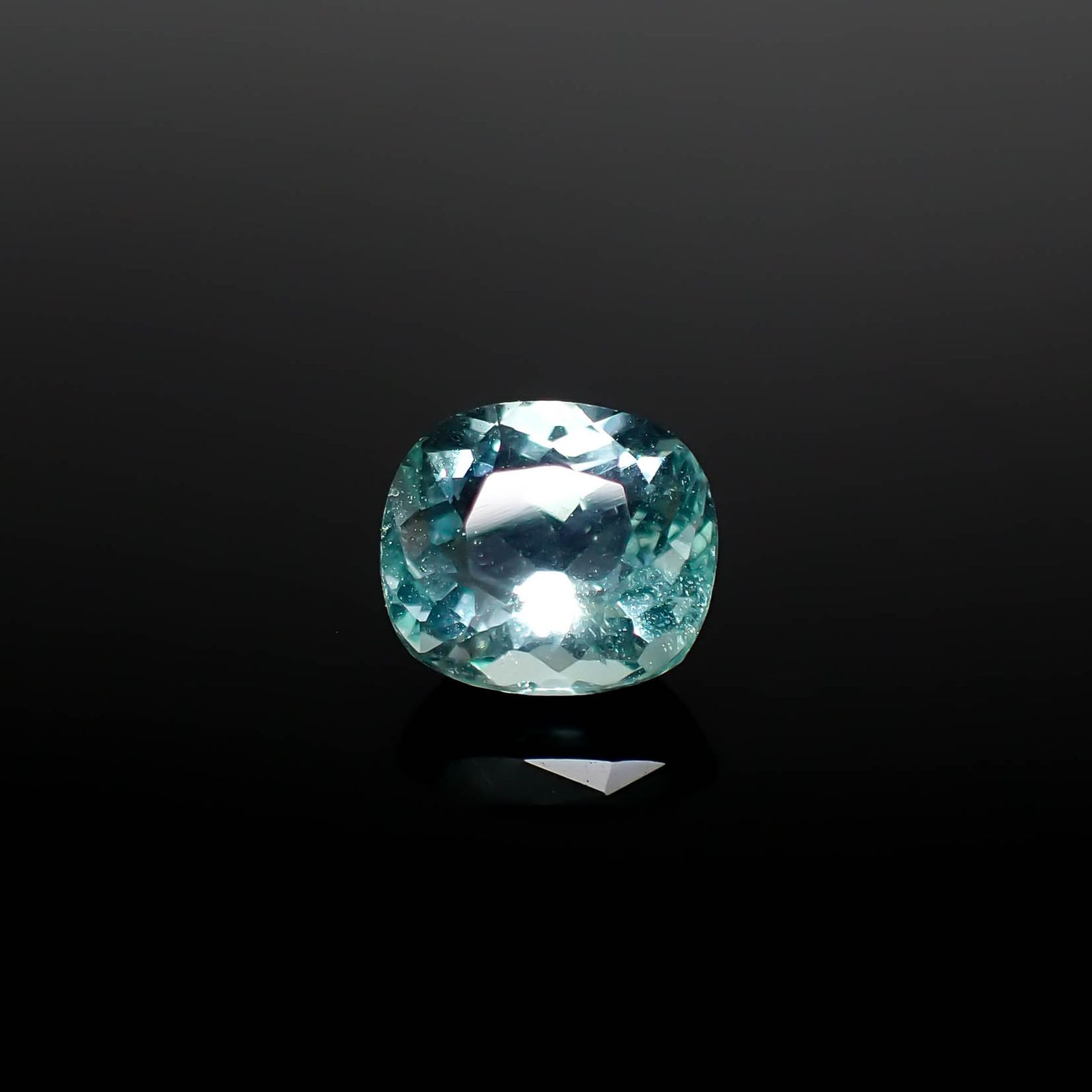 フローライトトリオ フローライト フルオレッセンス ジンバブエ産 1.85ct [250630513