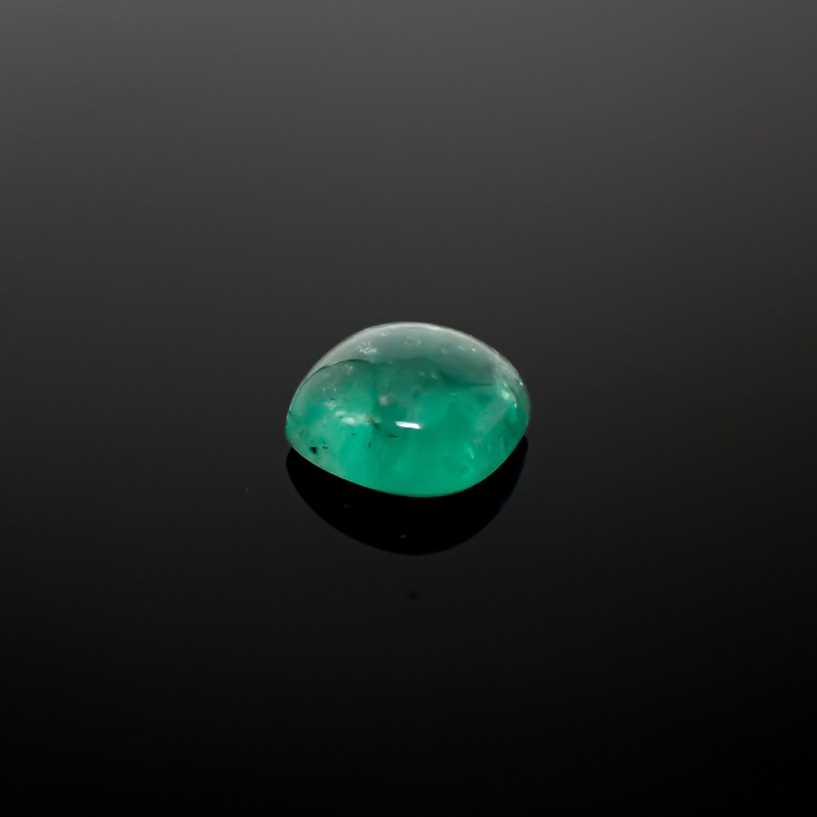 フローライト フルオレッセンス イギリス・ロジャリー鉱山産 3.24ct[240527711]8.4x8.3mm前後
