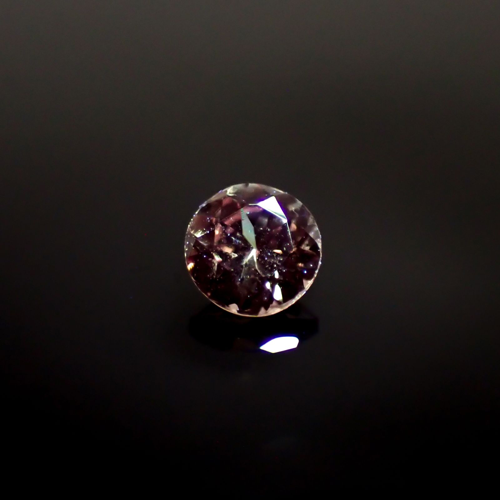 ドラゴンガーネット タンザニア産 0.32ct[241029211]3.9x3.9mm前後